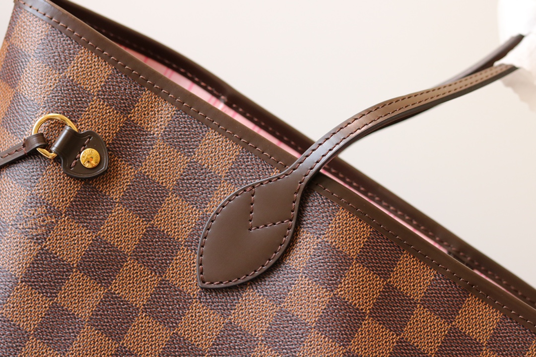 Neverfull MM Monogram Canvas Tote Bag - Image 4