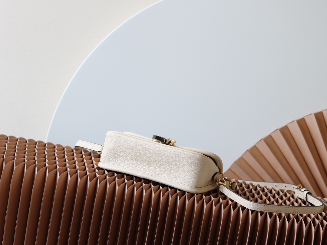 Louis Vuitton Nano Diane Shoulder Bag - Image 4