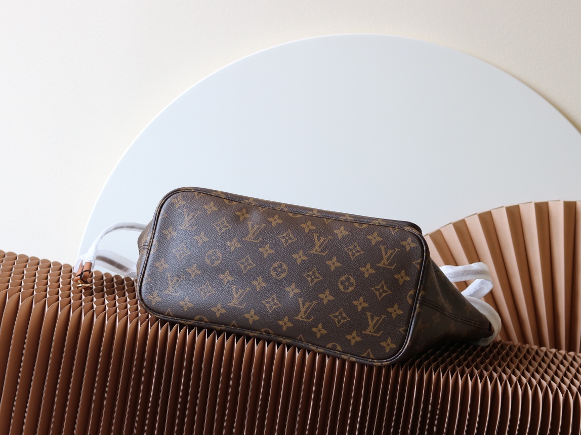 Louis Vuitton Neverfull MM Tote Bag M11946 - Image 4