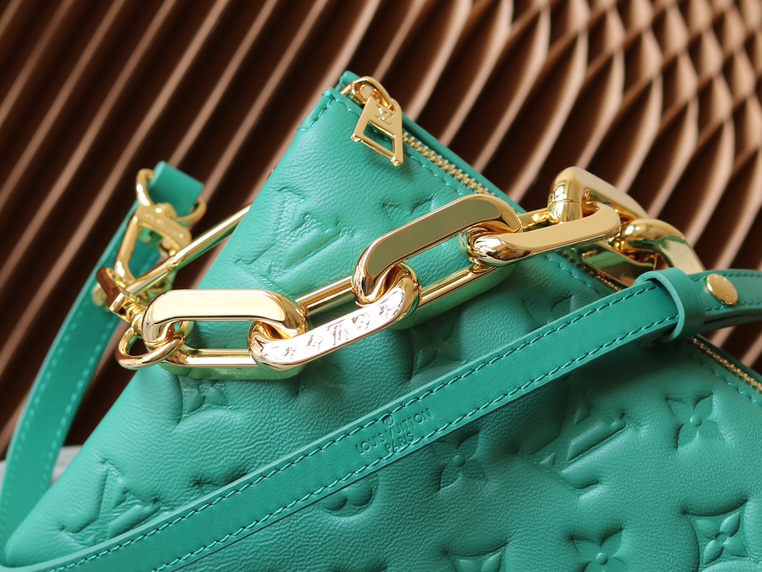 Louis Vuitton Coussin BB Handbag in Monogram Puffed Lambskin - Image 4