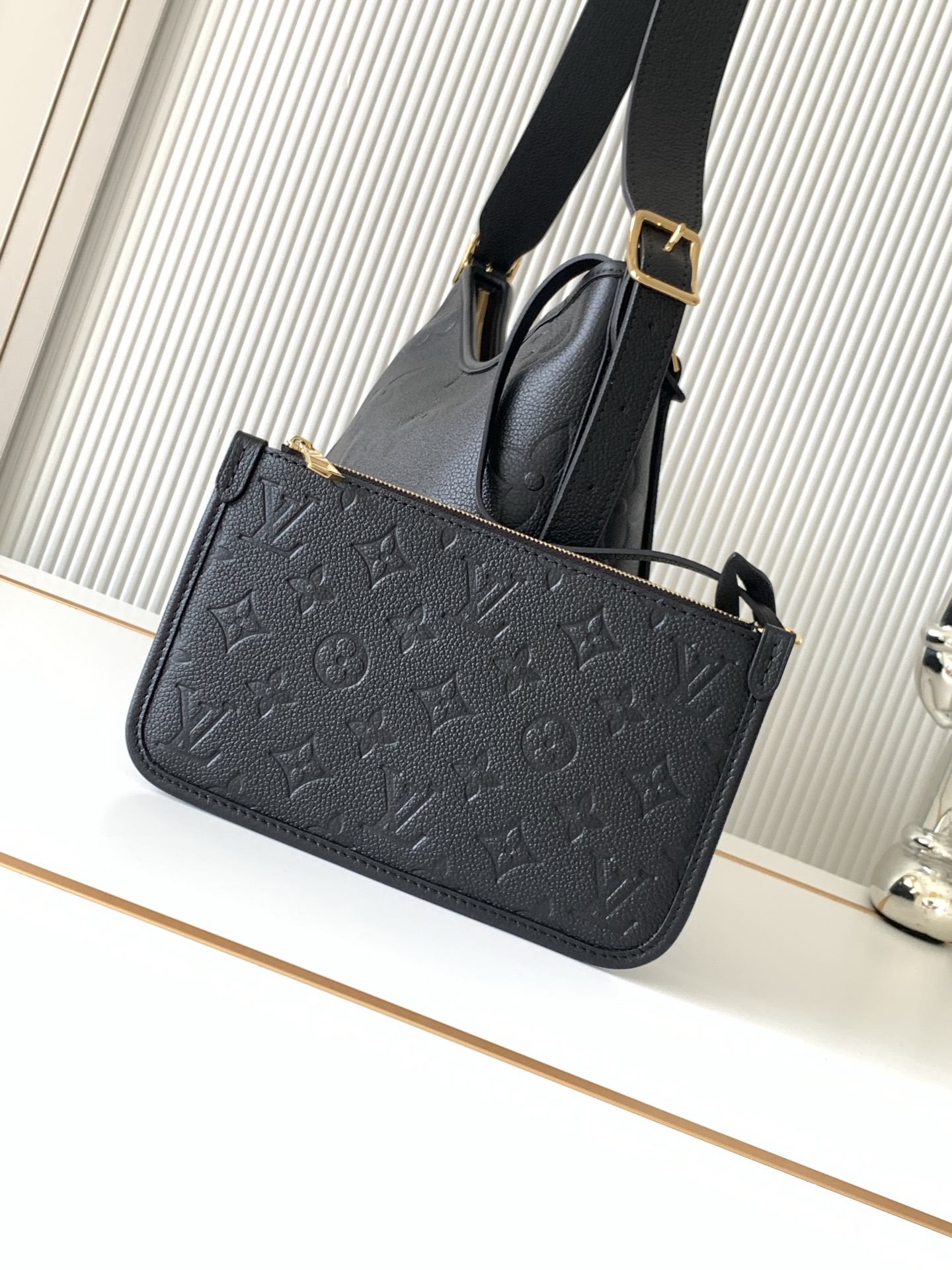 Louis Vuitton CarryAll PM Handbag M46288 - Image 4