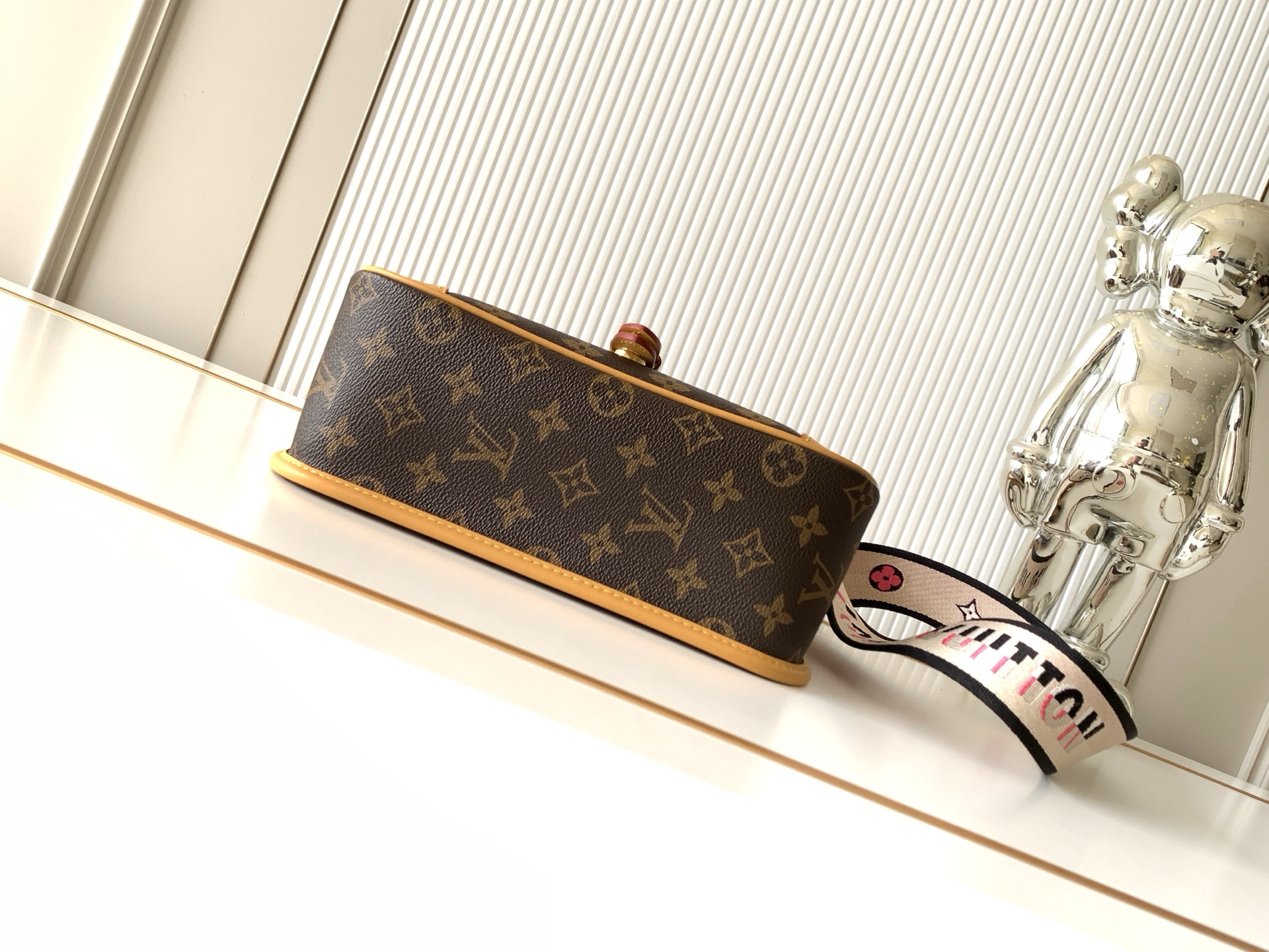 Diane Handbag with Removable Shoulder and Crossbody Straps - Image 4
