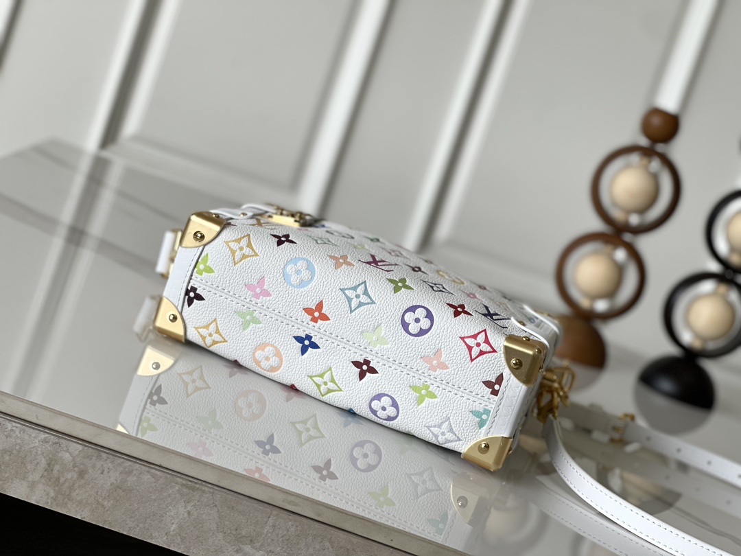 Louis Vuitton Side Trunk MM Handbag in White Monogram Canvas - Image 4