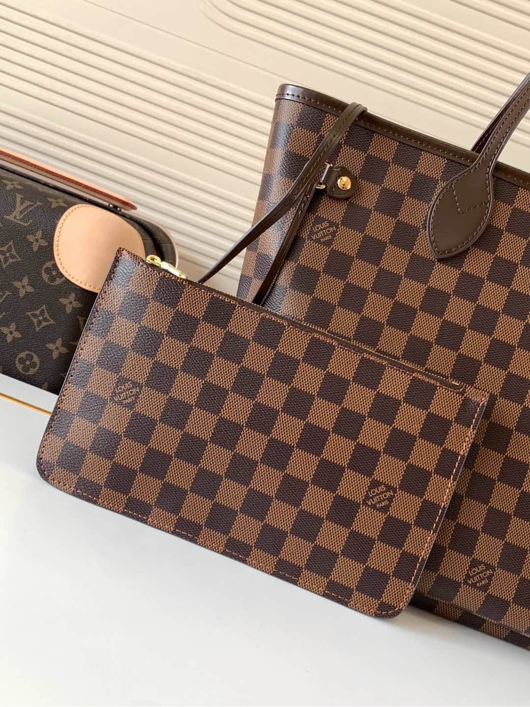 Louis Vuitton Neverfull MM Monogram Canvas Tote Bag - Image 4