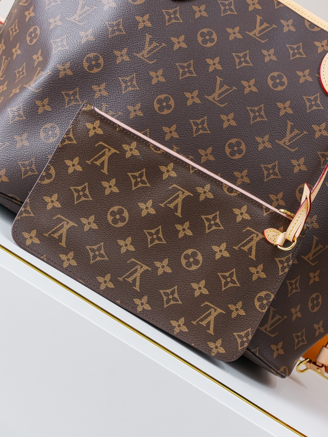 Louis Vuitton Neverfull Large Tote Bag M50365 in Monogram Canvas - Image 4