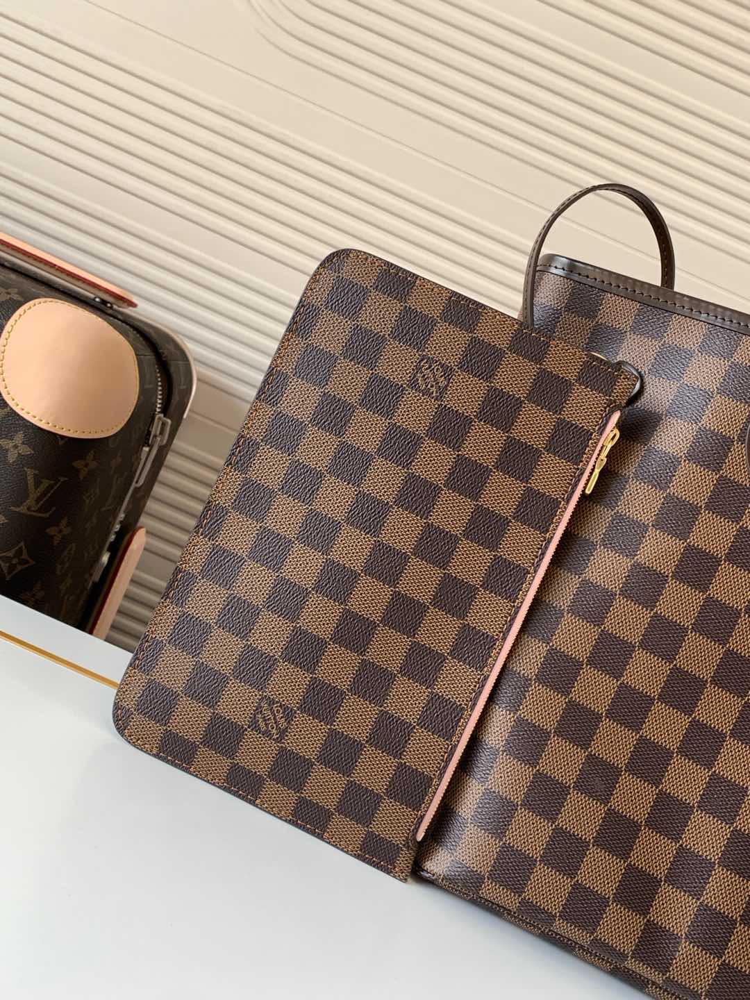 Neverfull MM Monogram Canvas Tote Bag - Image 4