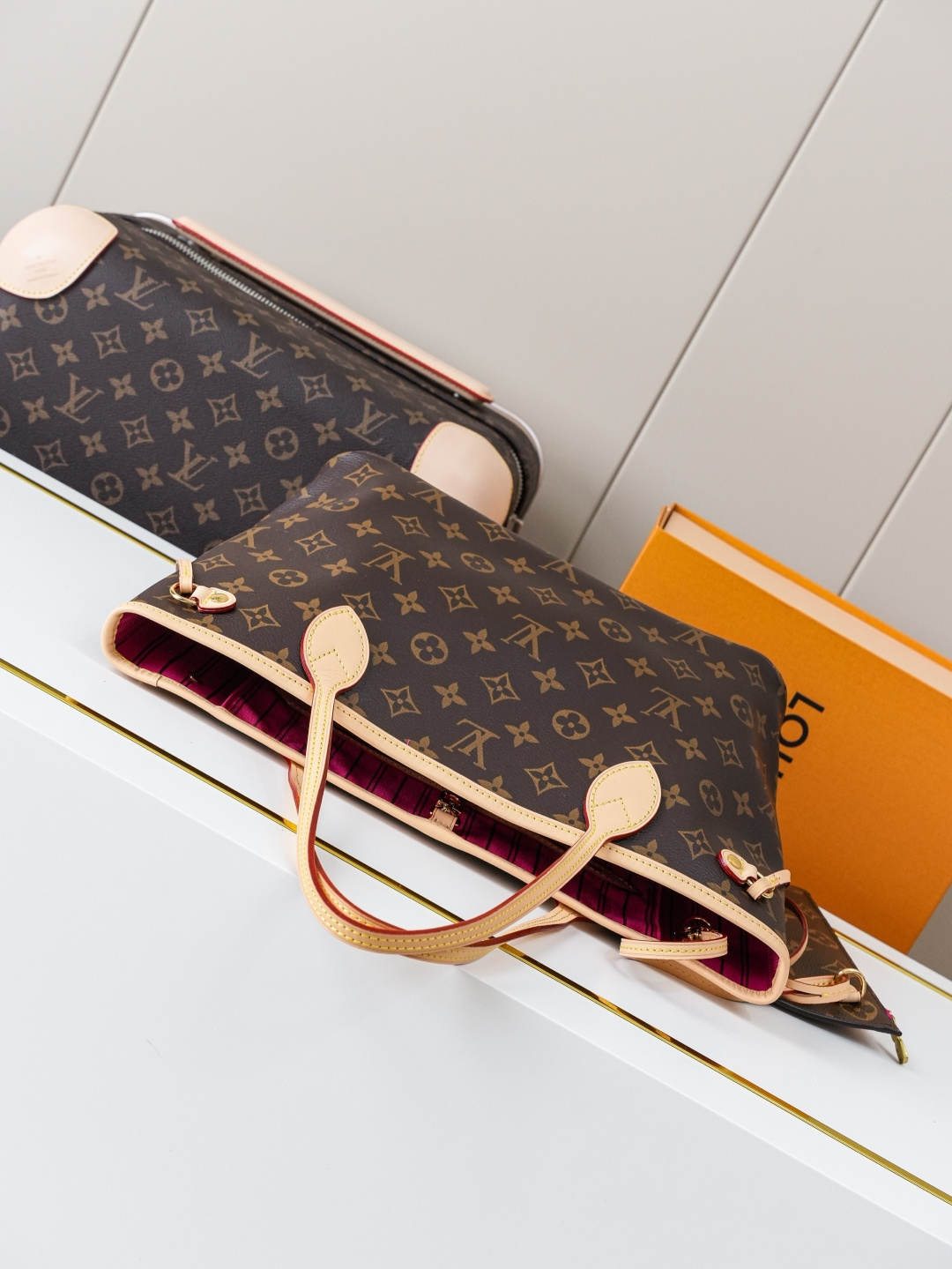 Louis Vuitton Neverfull Small Monogram Tote Bag M41000 - Image 4