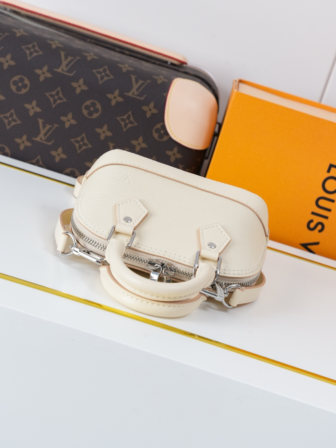 Louis Vuitton Nano Alma Handbag in White Epi Leather - Image 4
