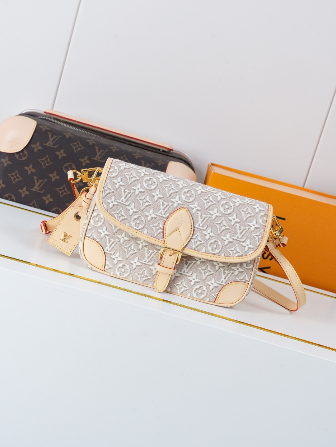 Louis Vuitton Diane Monogram Emblème Shoulder Bag - Image 4