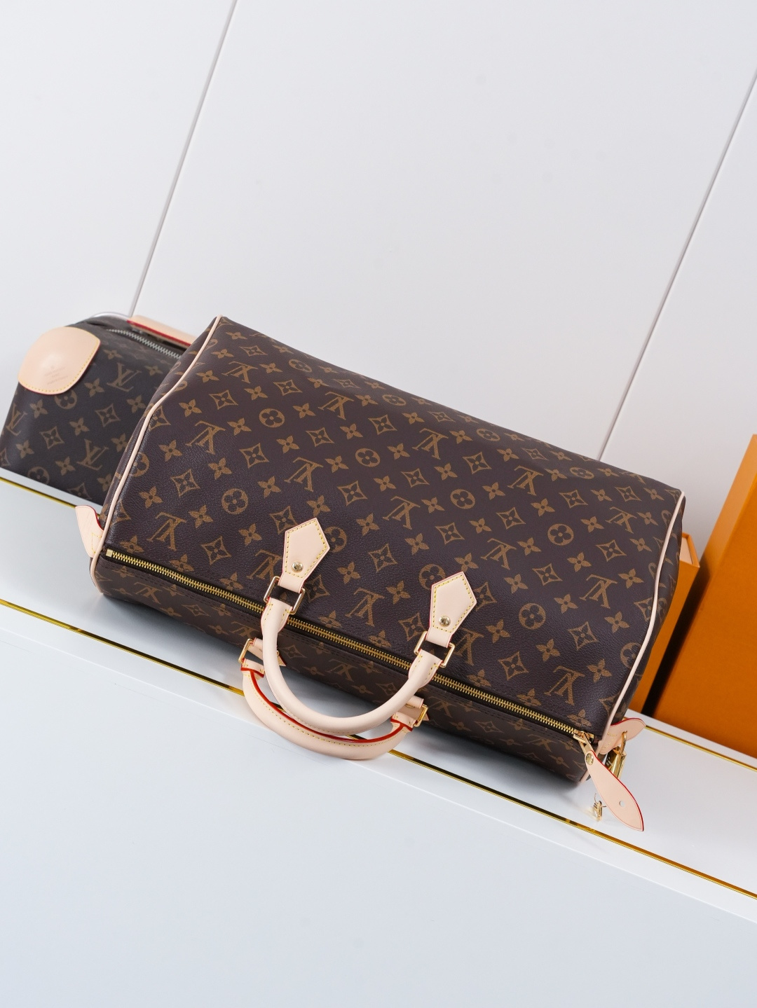Louis Vuitton Speedy Bandouliere 40 Monogram Handbag - Image 4