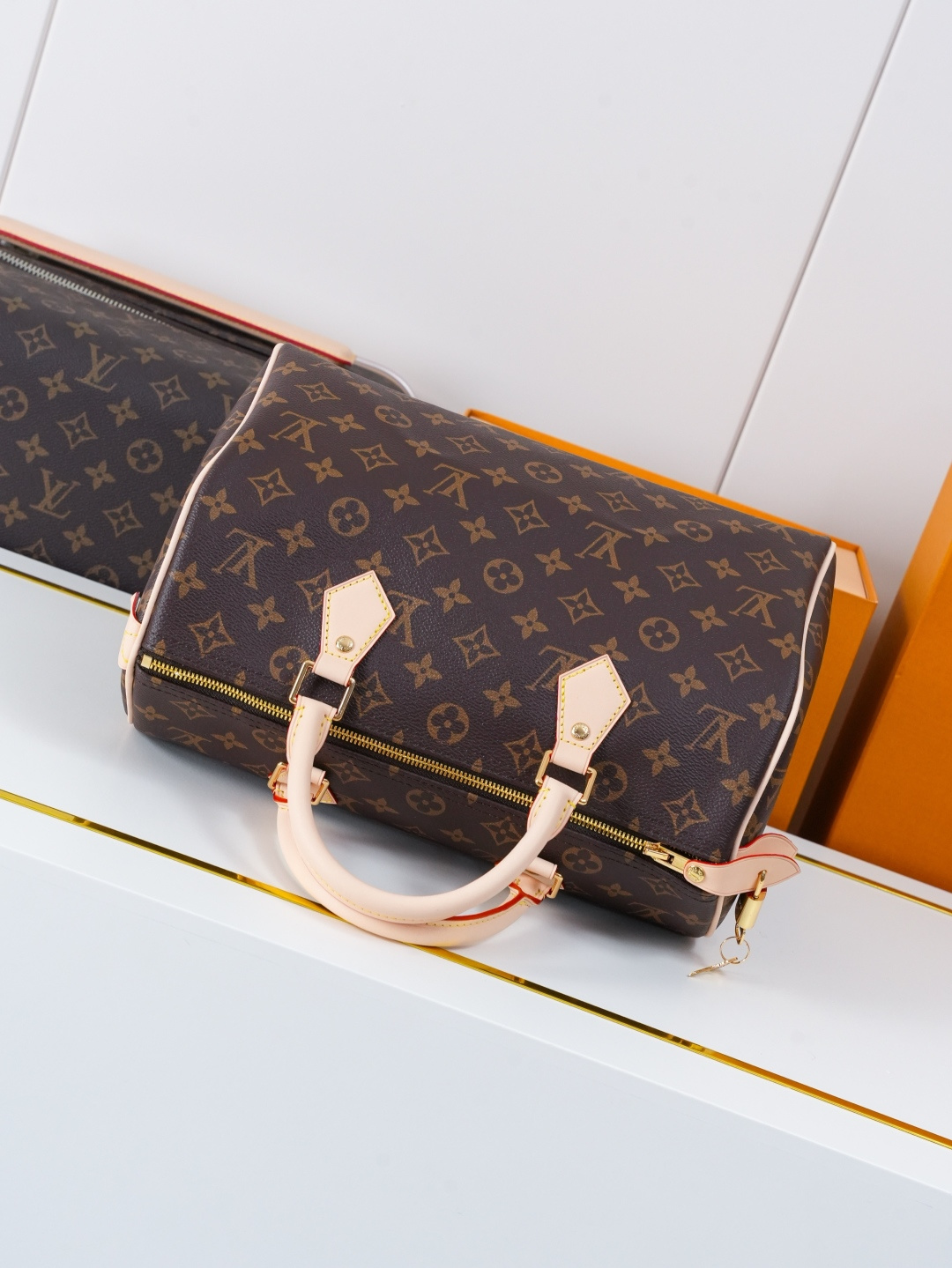 Louis Vuitton Speedy Bandouliere 30 Handbag in Damier Ebene Canvas - Image 4
