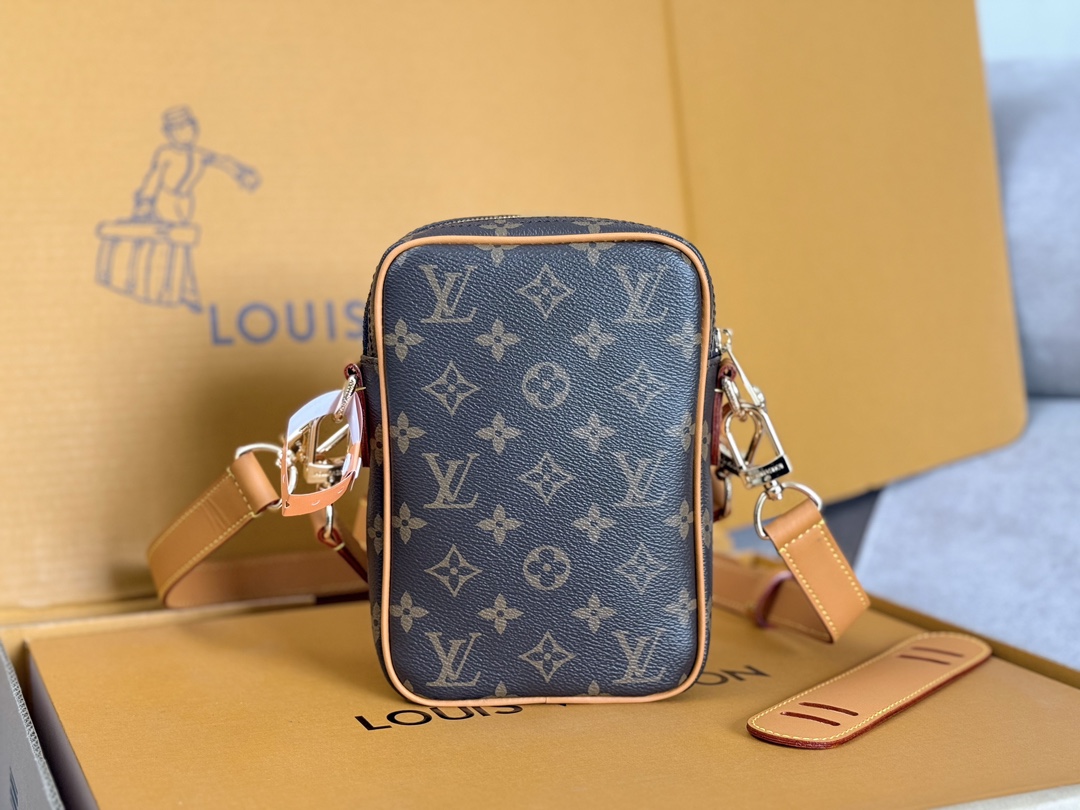 Louis Vuitton Danube Monogram Crossbody Bag - Image 4