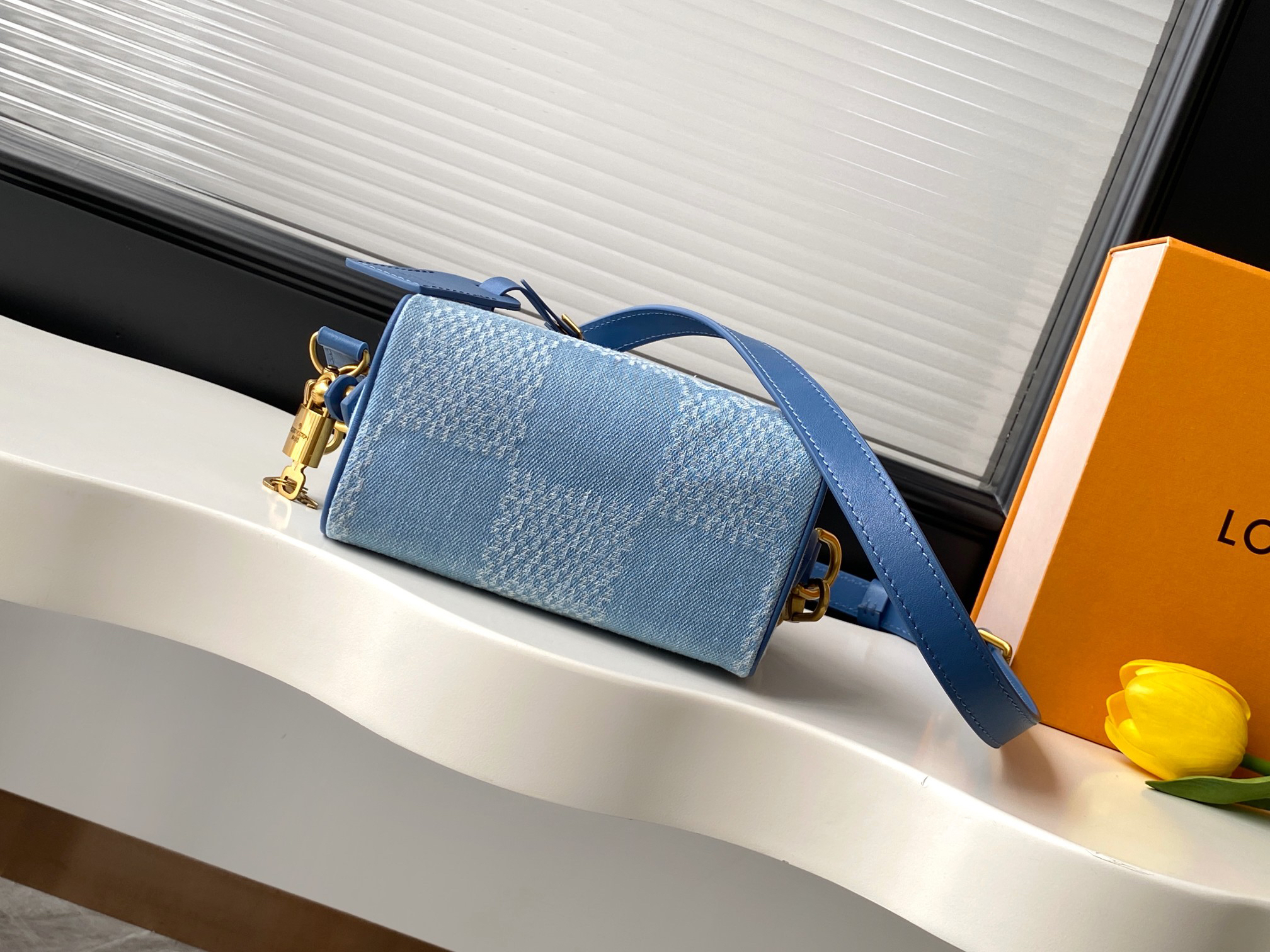 Louis Vuitton Speedy 18 Bandoulière Handbag in Damier Denim - Image 4