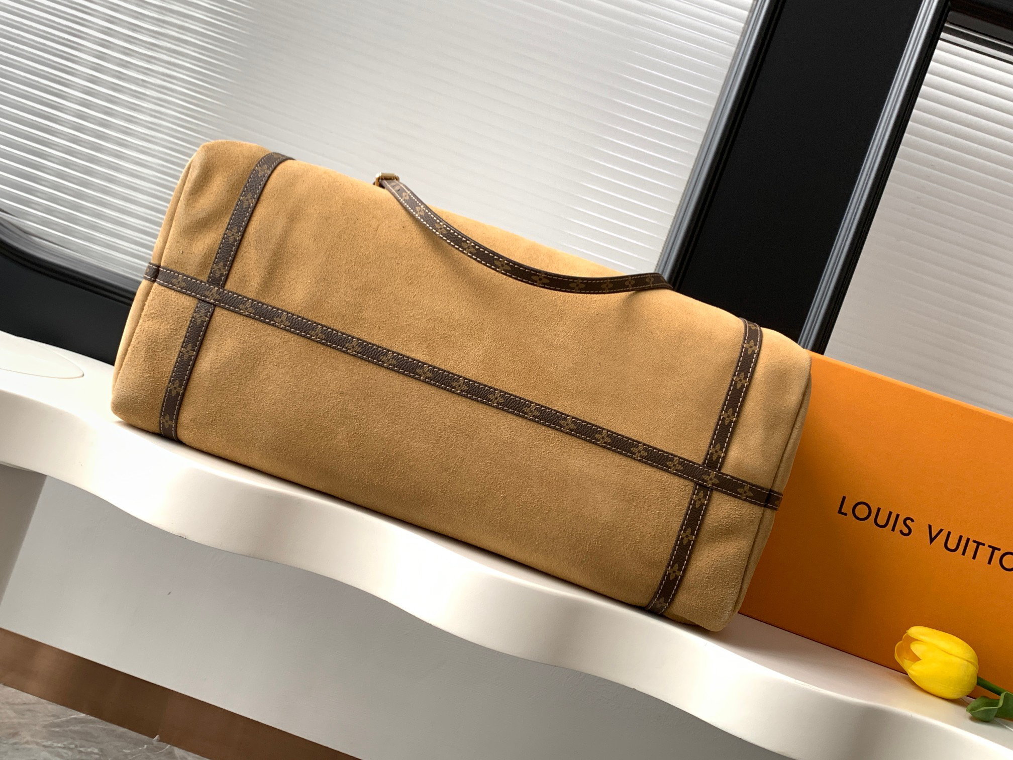 Express Travel Large Travel Bag - Image 4