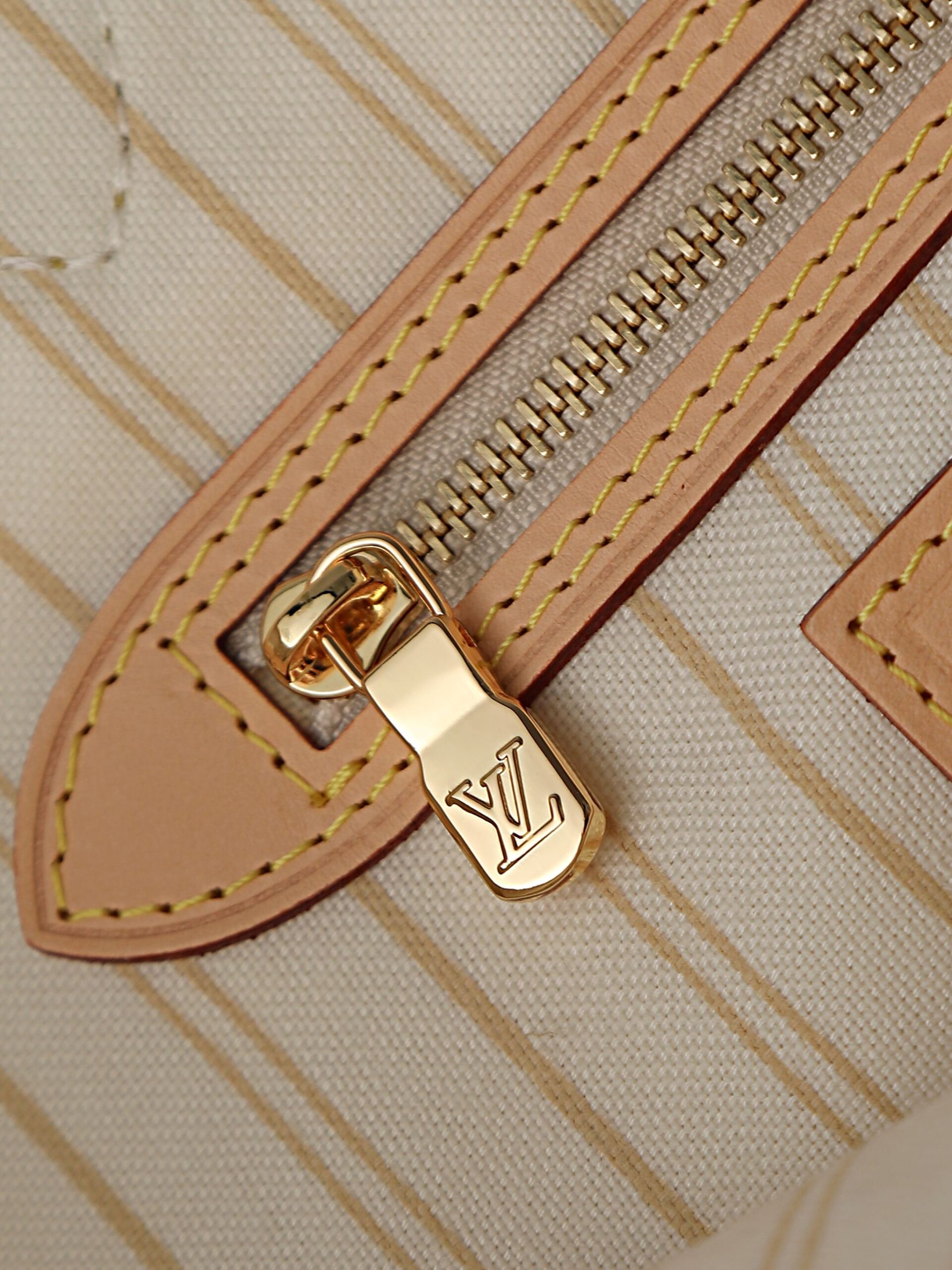 Louis Vuitton Neverfull MM Monogram Canvas Tote Bag - Image 4