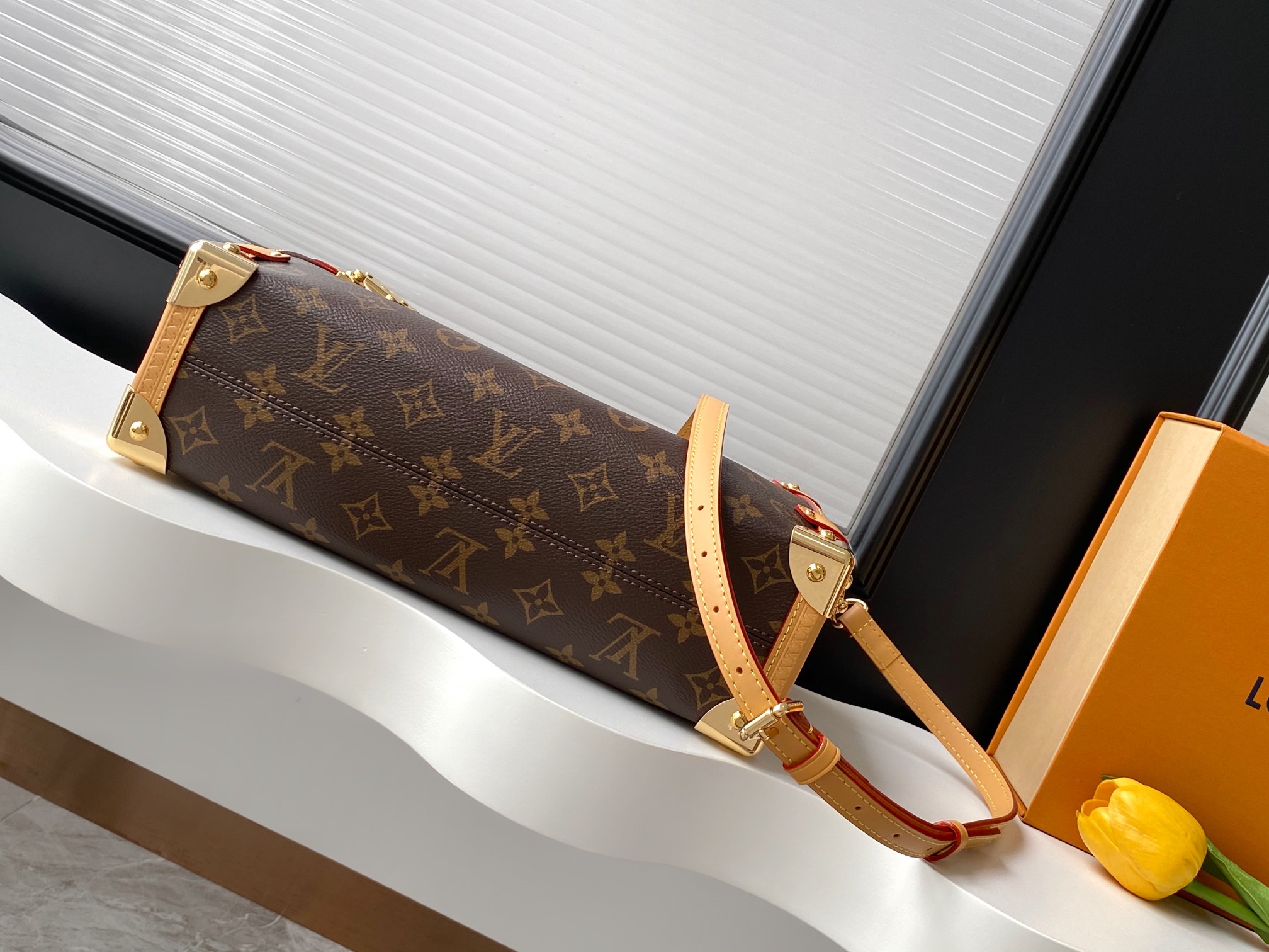 Louis Vuitton Side Trunk Large Handbag M14513 - Image 4