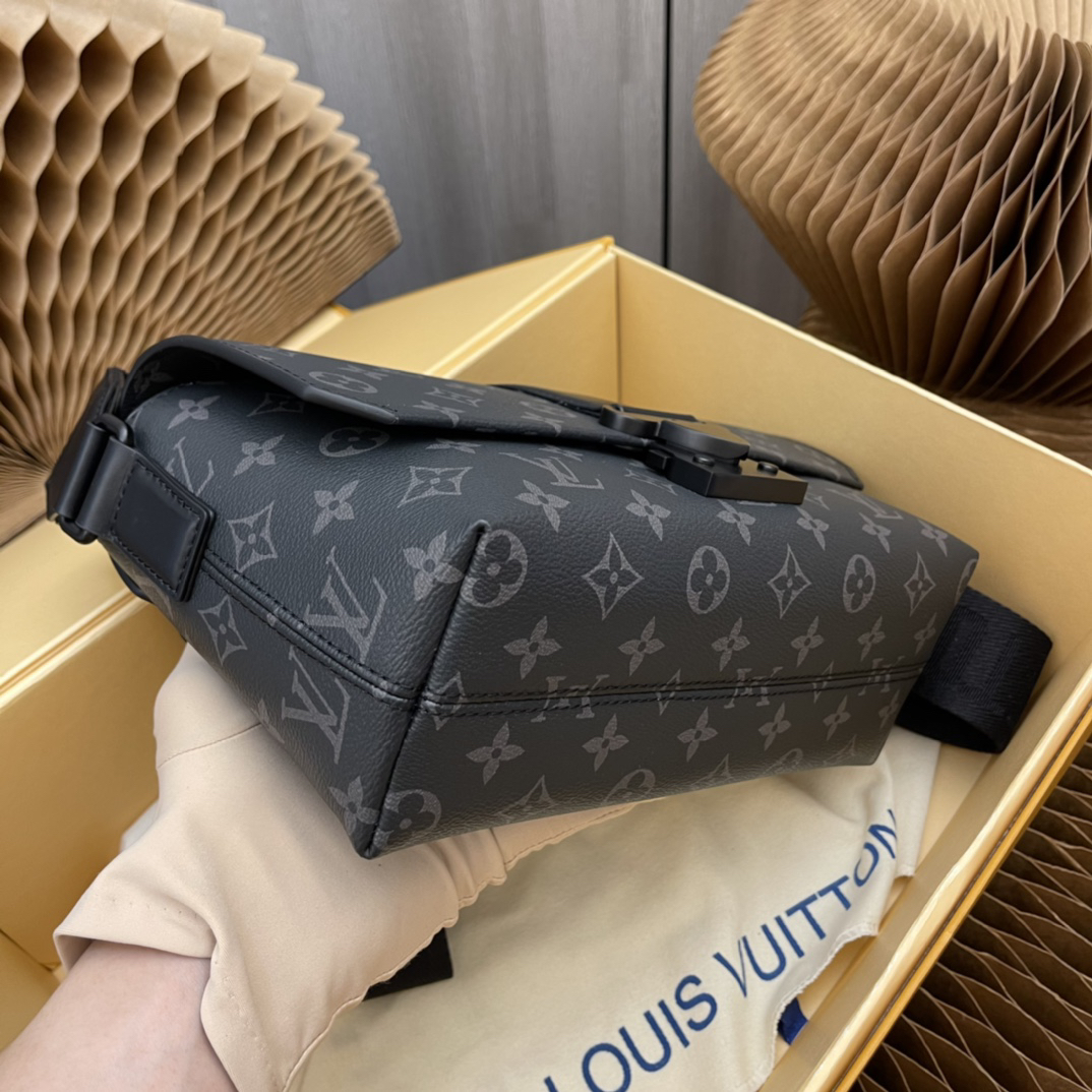 Louis Vuitton Steamer Messenger Bag - Image 4