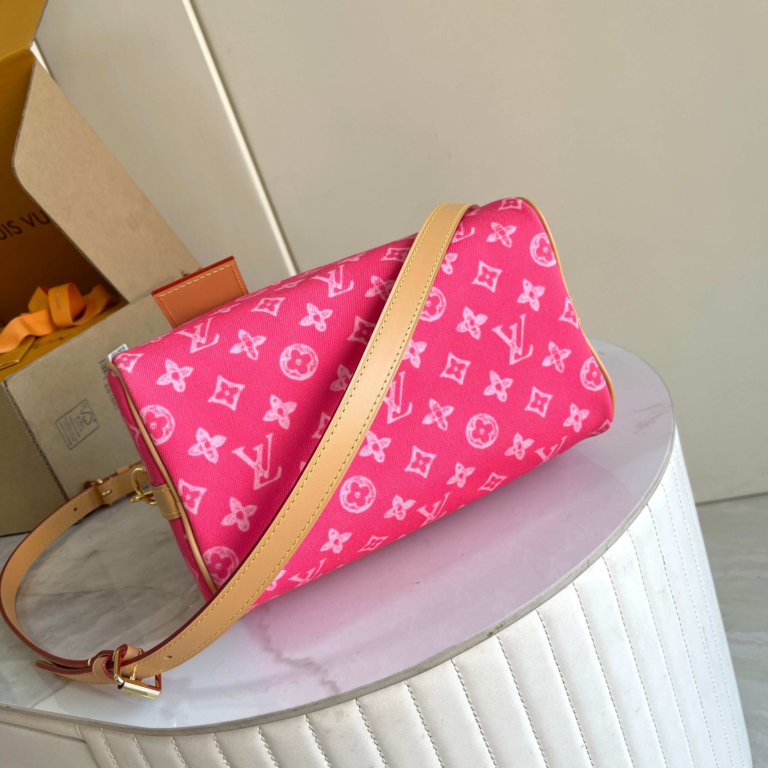 Louis Vuitton Speedy Bandoulière 25 Handbag in Monogram Canvas - Image 4