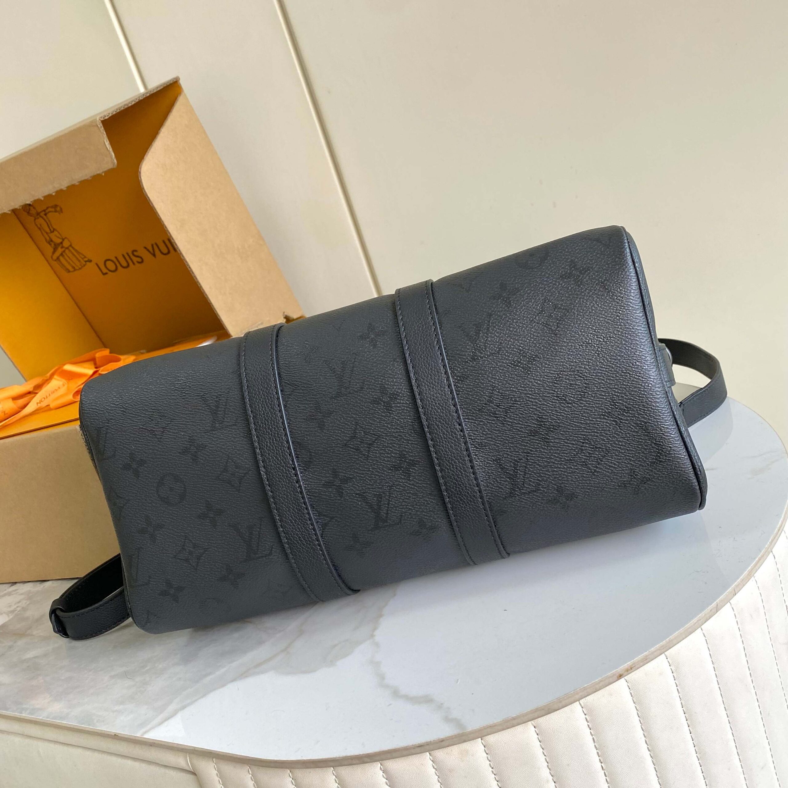 Louis Vuitton Keepall Bandoulière 35 Travel Bag - Image 4