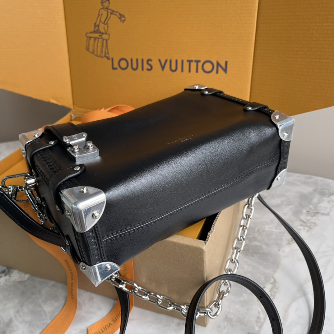 Side Trunk Medium Leather Crossbody Bag - Image 4