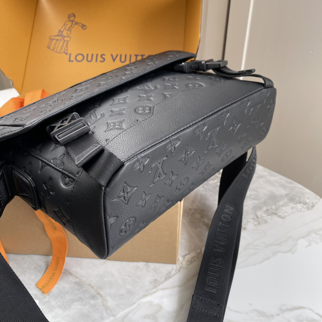 Louis Vuitton Voyager Small Messenger Bag - Image 4
