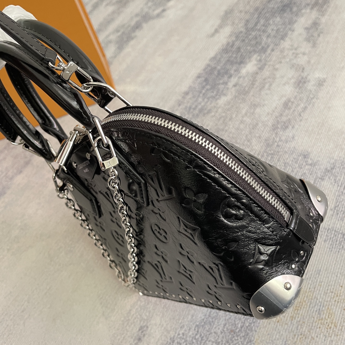 Louis Vuitton Alma BB Monogram Saga Handbag - Image 4