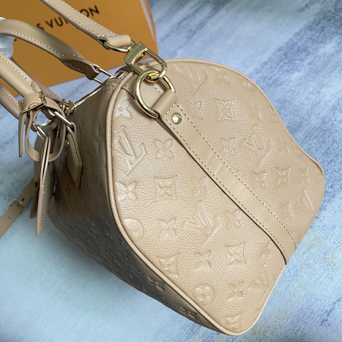 Louis Vuitton Speedy Soft 30 Handbag - Image 4