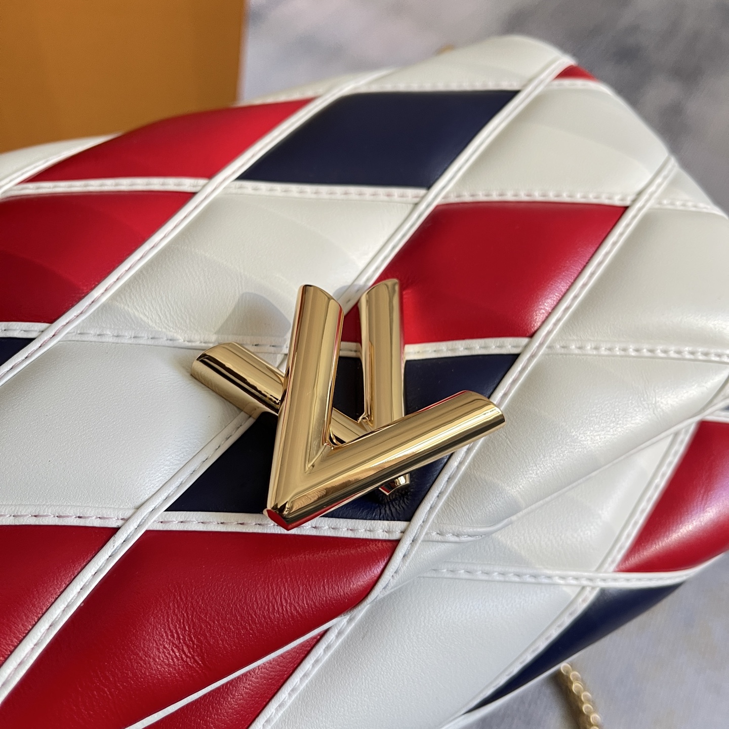 Louis Vuitton GO-14 Medium Handbag - Image 4
