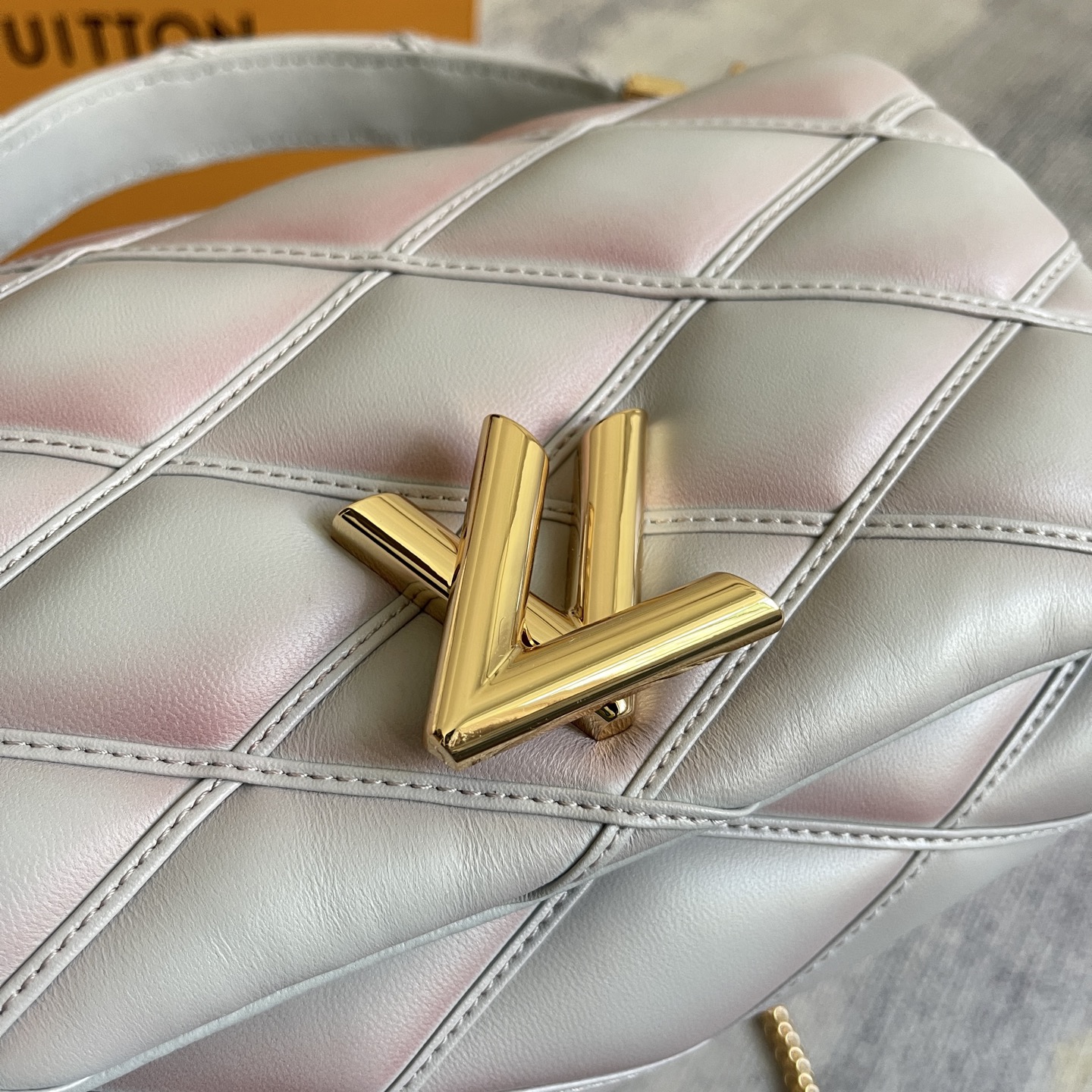 Louis Vuitton GO-14 MM Quilted Lambskin Handbag - Image 4