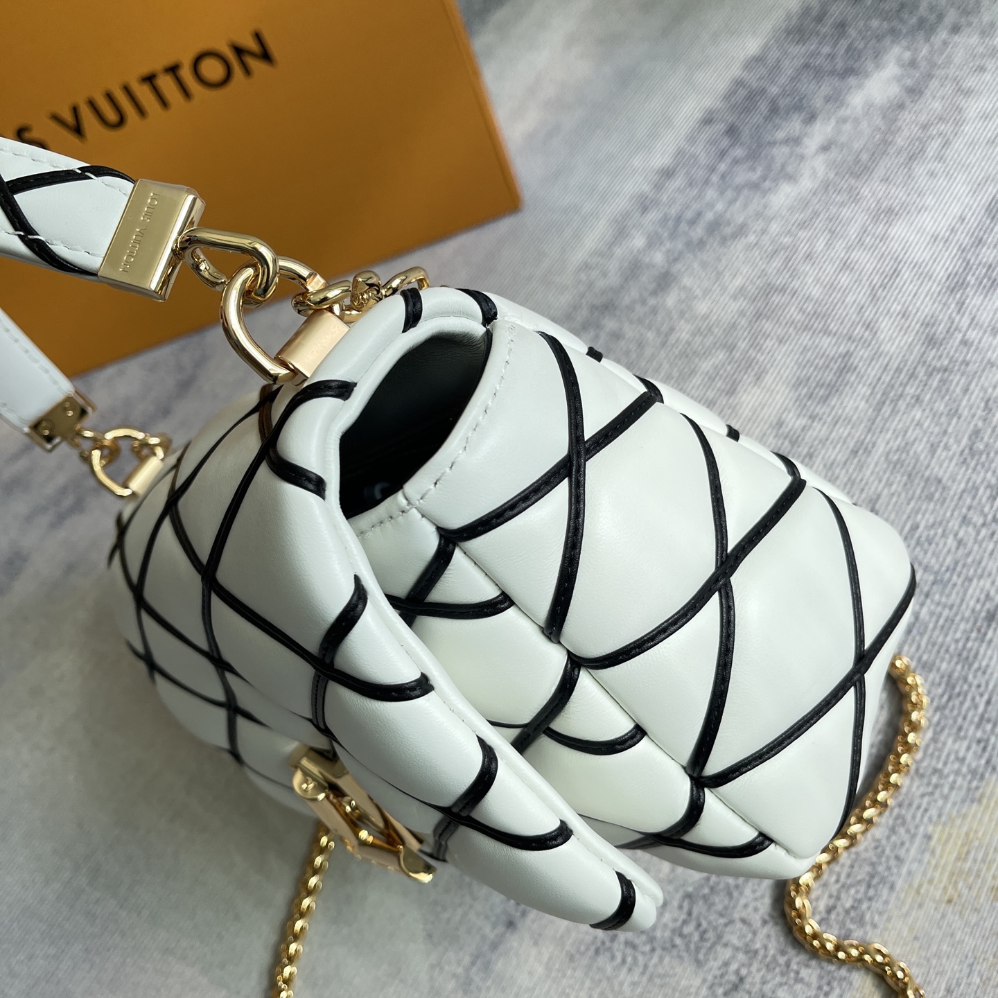 Louis Vuitton GO-14 Medium Handbag - Image 4