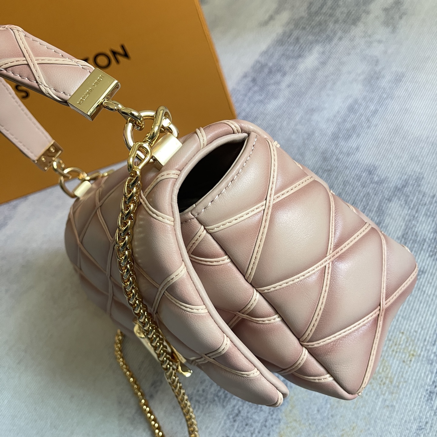 Louis Vuitton GO-14 Medium Handbag - Image 4