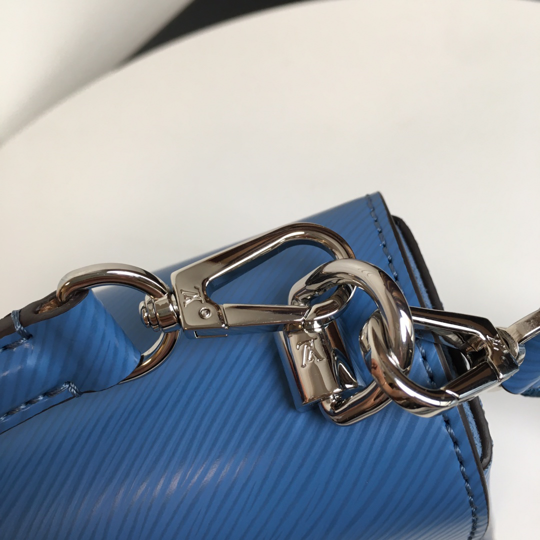 Louis Vuitton Twist Medium Shoulder Bag in Lake Blue Epi Leather - Image 4