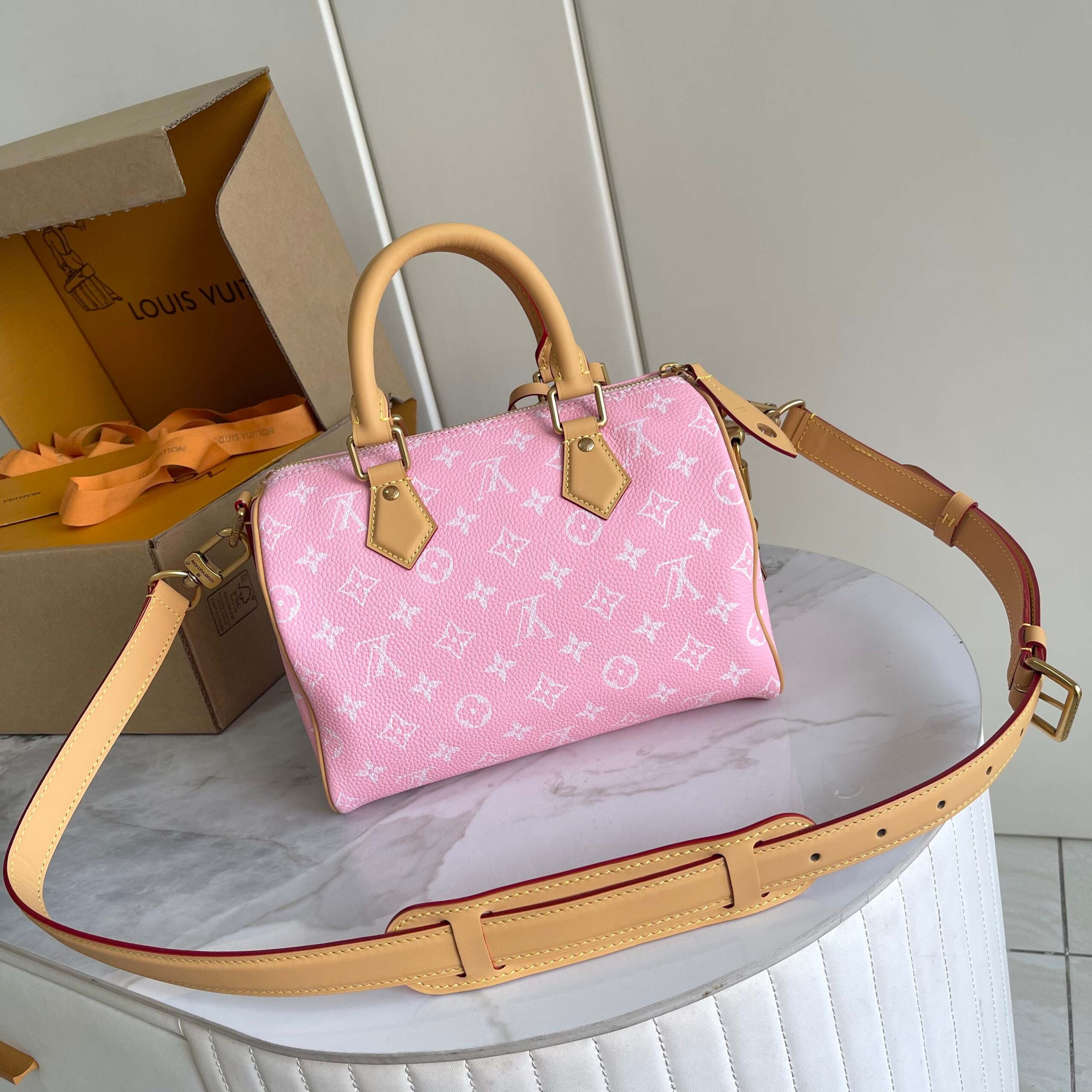 Speedy P9 Bandoulière 25 Monogram Leather Handbag - Image 4
