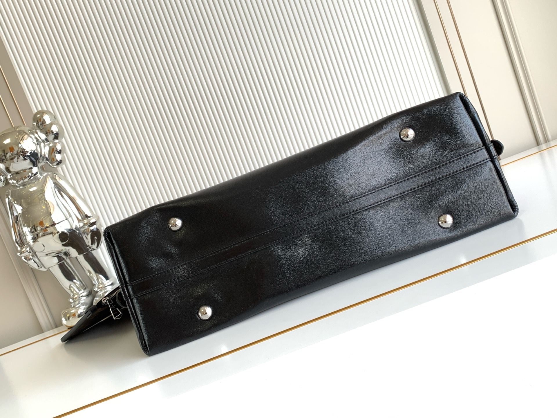 CarryAll Dark Medium Handbag - Image 4