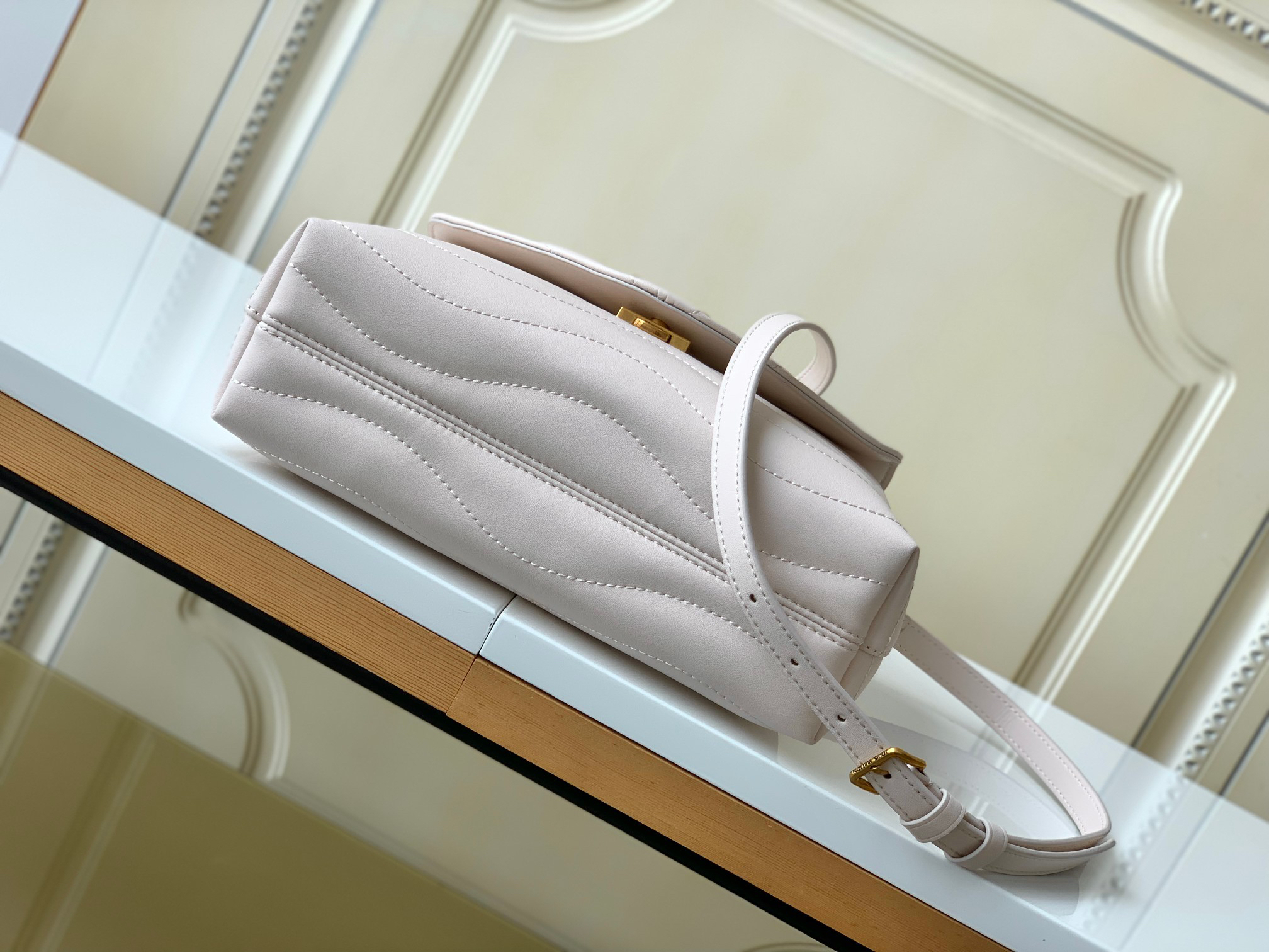 Louis Vuitton Hold Me Handbag in New Wave Quilted Leather - Image 4