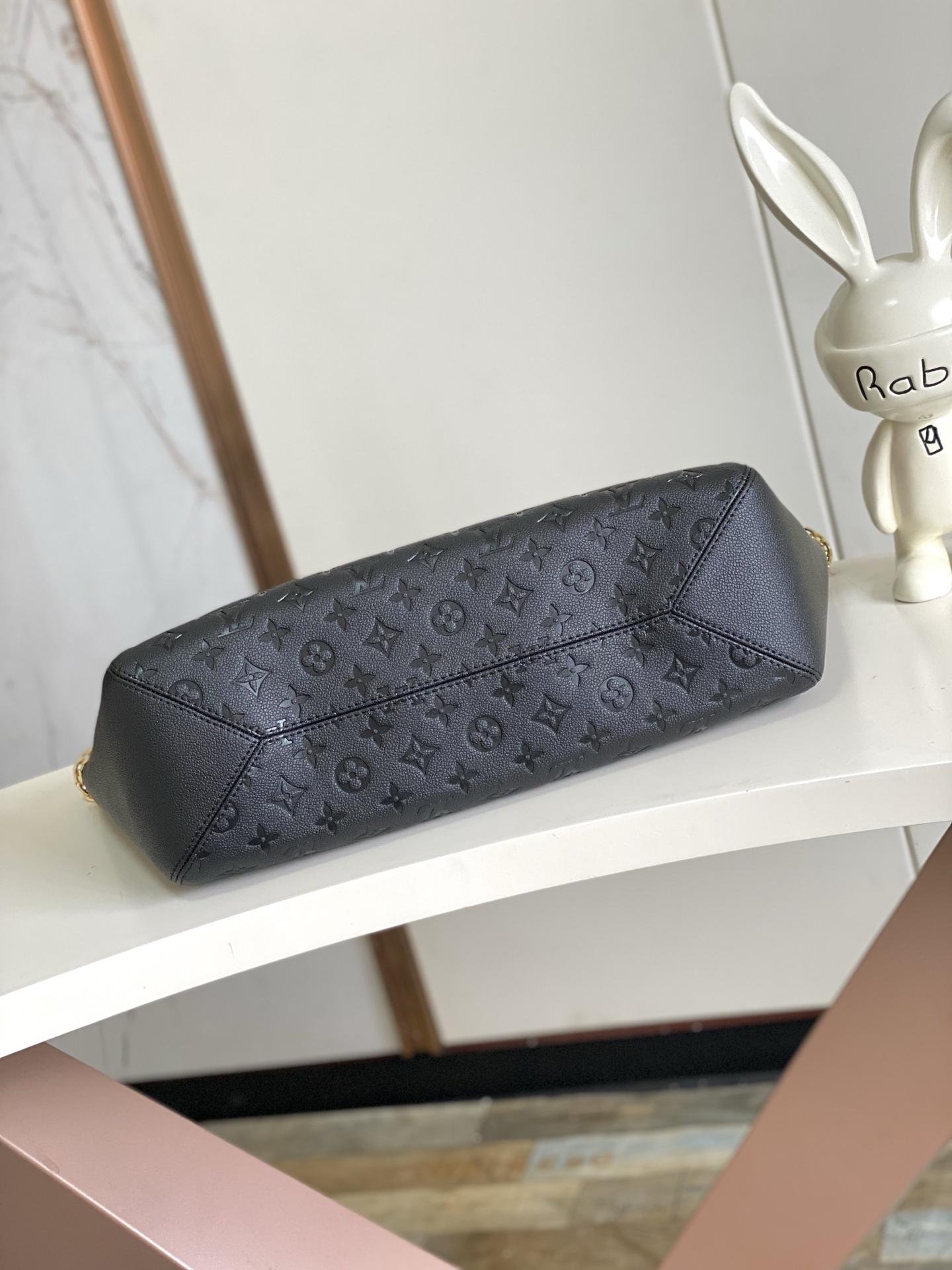 Louis Vuitton Anytime Medium Crossbody Bag in Black Monogram Empreinte Leather - Image 4