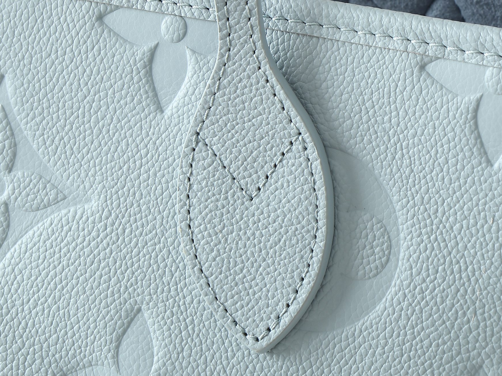 Louis Vuitton Neverfull MM Tote Bag in Monogram Empreinte Leather - Image 4