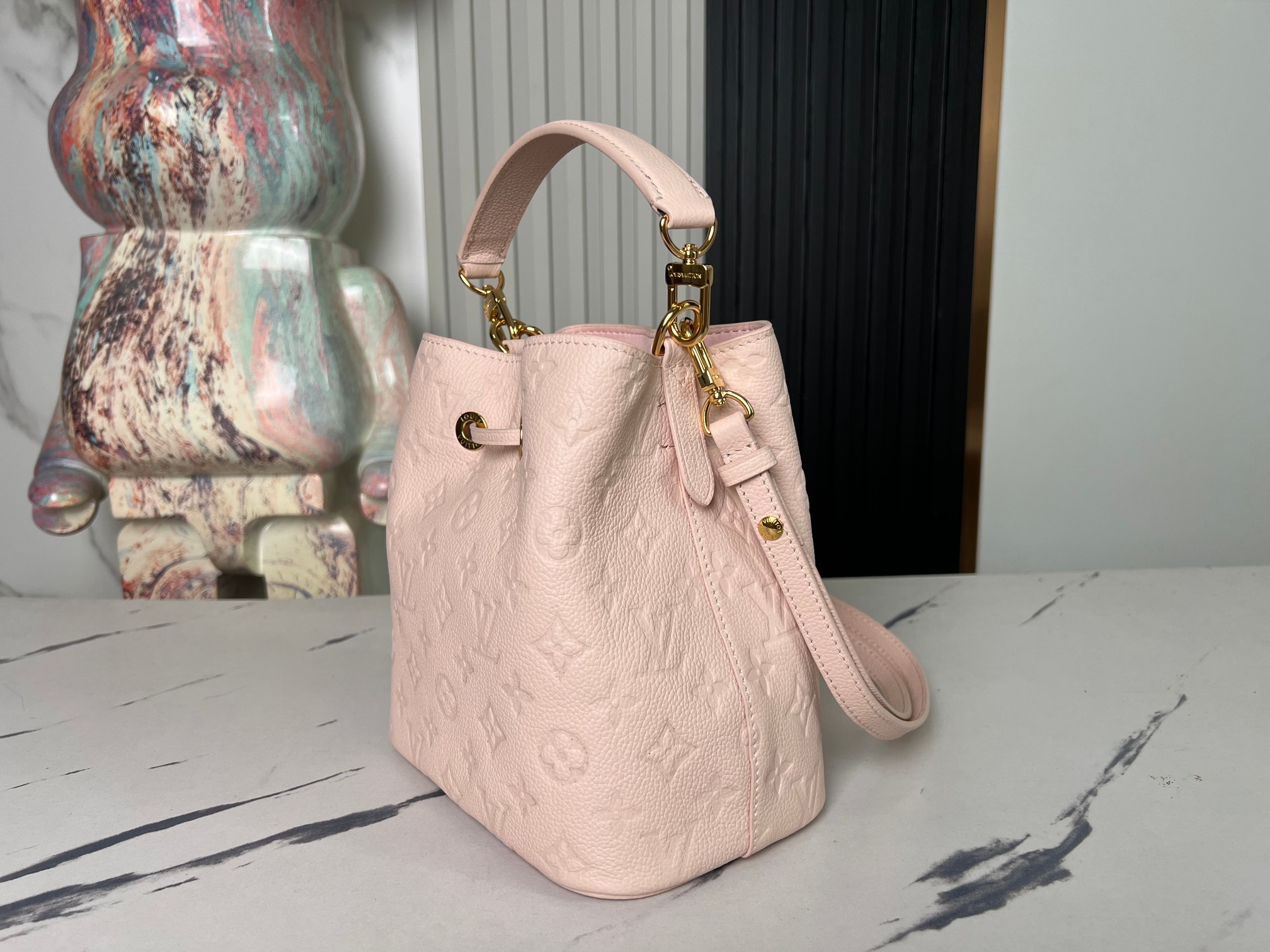 Louis Vuitton NéoNoé BB Bucket Bag in Pink Monogram Empreinte Leather - Image 4