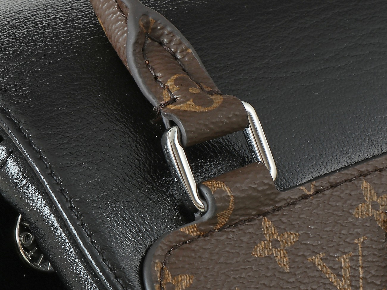 Louis Vuitton Montsouris Small Leather Backpack - Image 4
