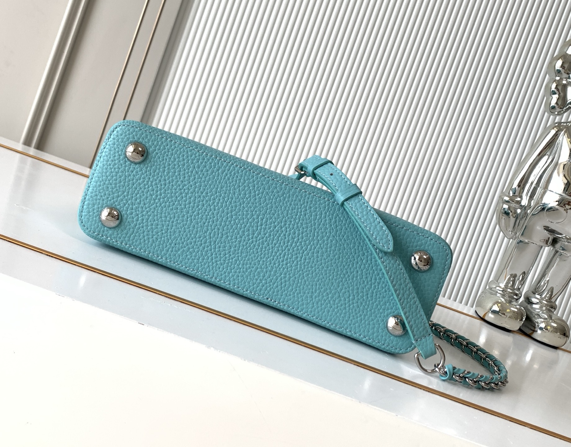Louis Vuitton Capucines BB Handbag N85830 in Ice Blue and Silver - Image 4