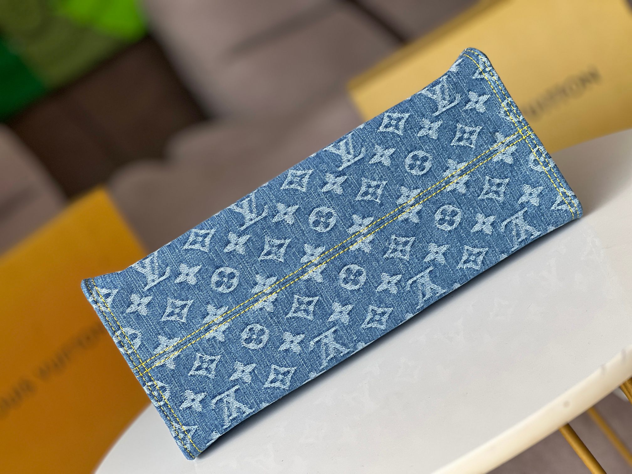 Louis Vuitton Onthego Medium Handbag in Blue Denim - Image 4