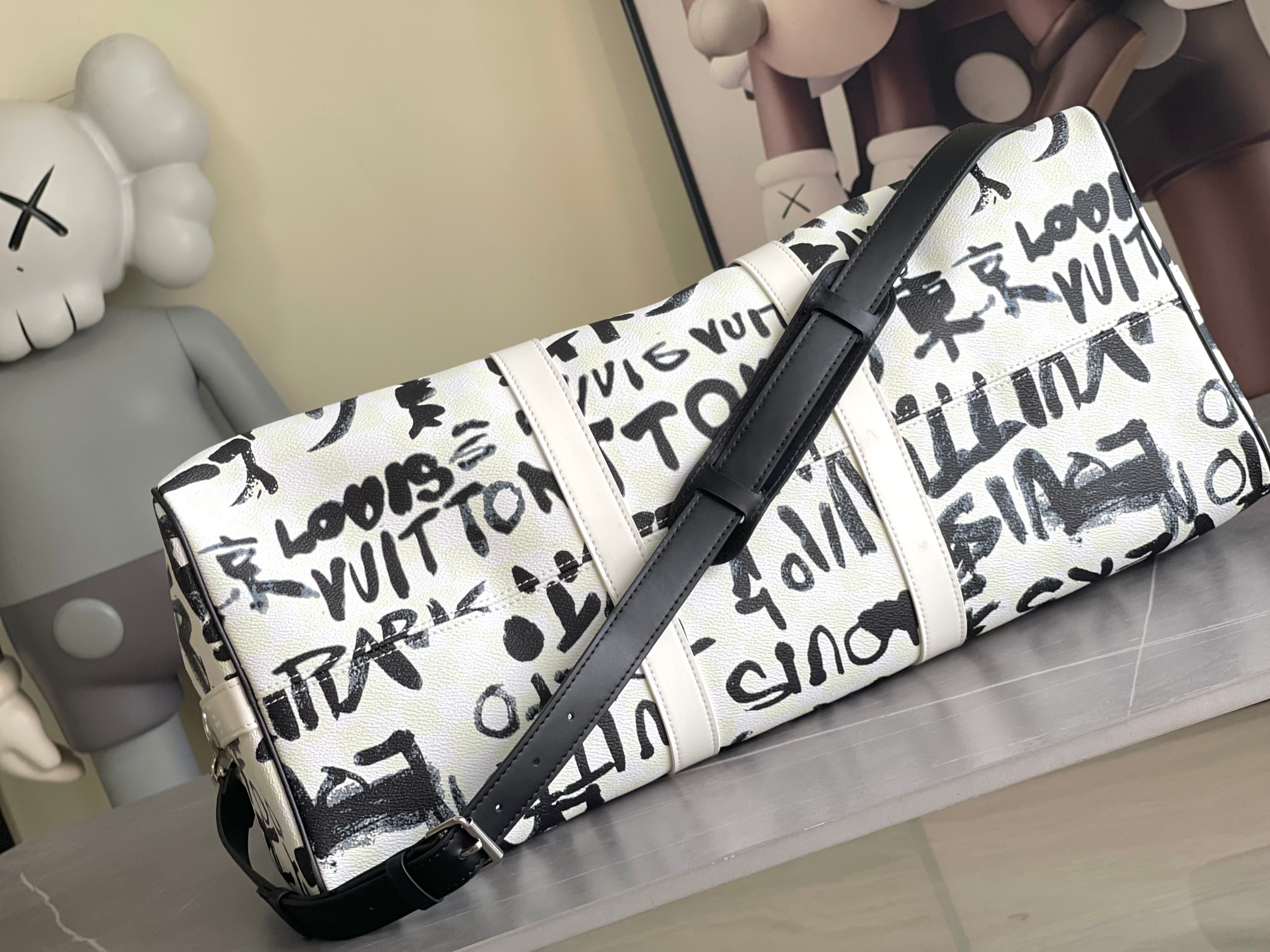 Louis Vuitton Keepall Bandoulière 50 Travel Bag - Image 4