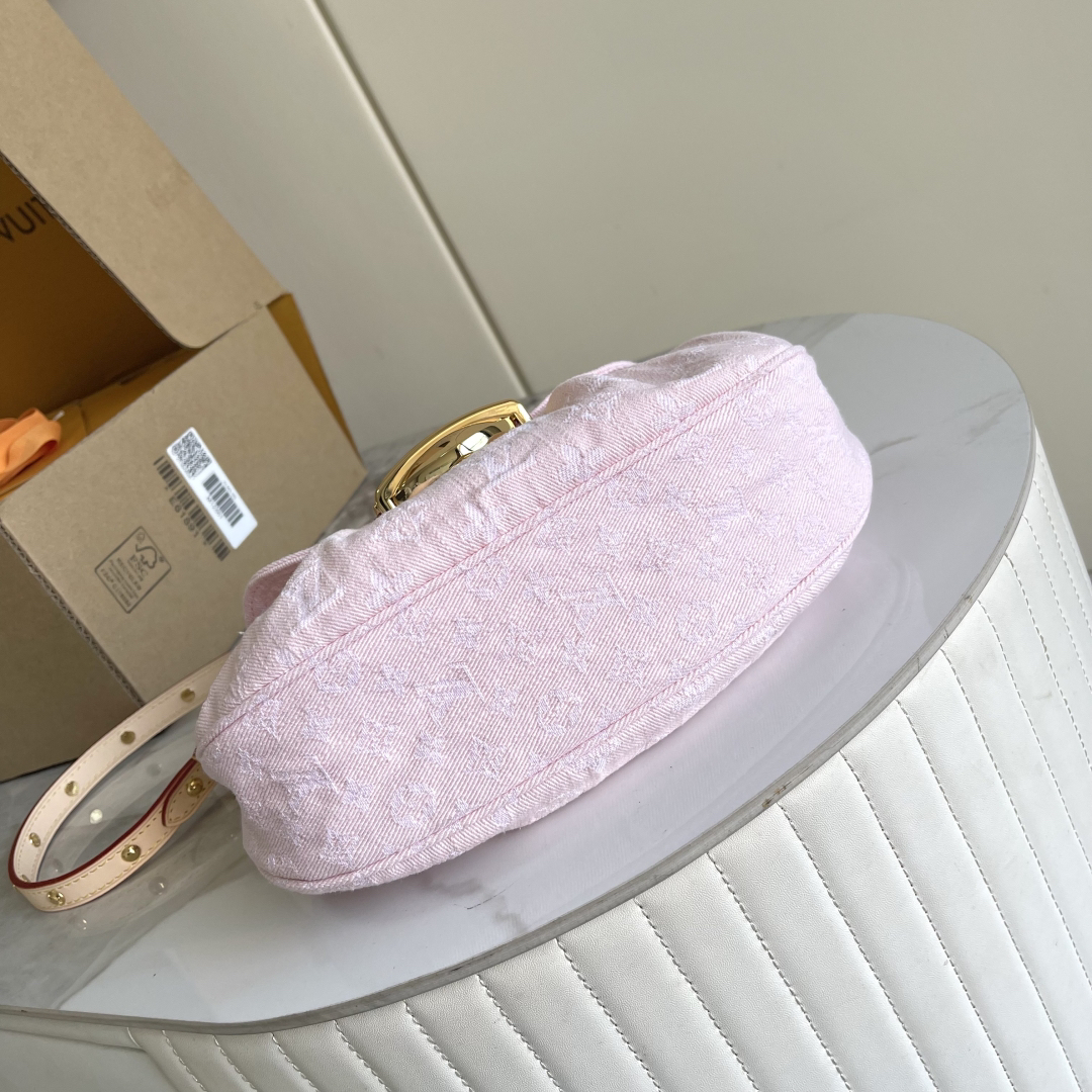 Louis Vuitton Sunset Handbag in Monogram Denim - Image 4