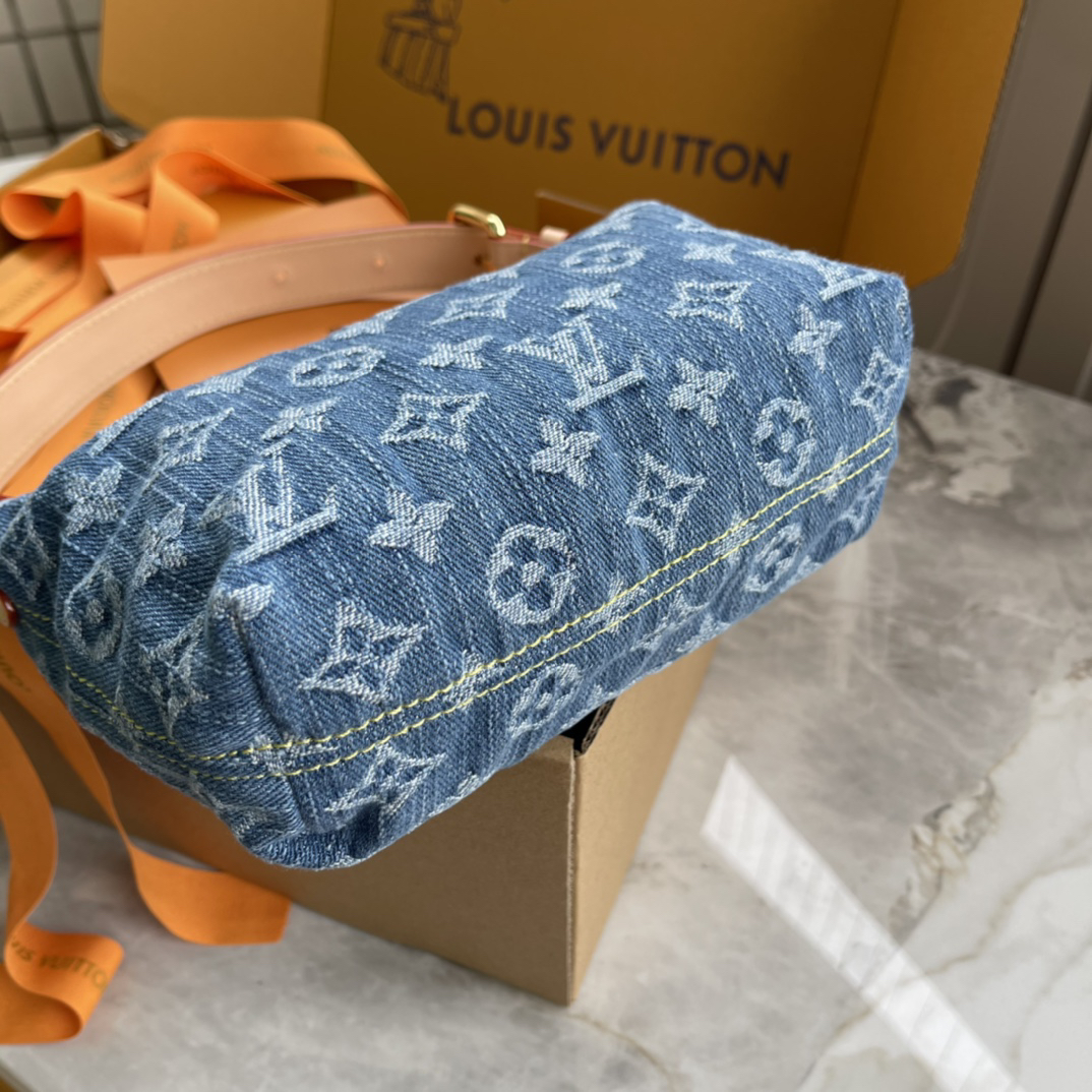 Louis Vuitton Mini Moon Shoulder Bag in Denim - Image 4