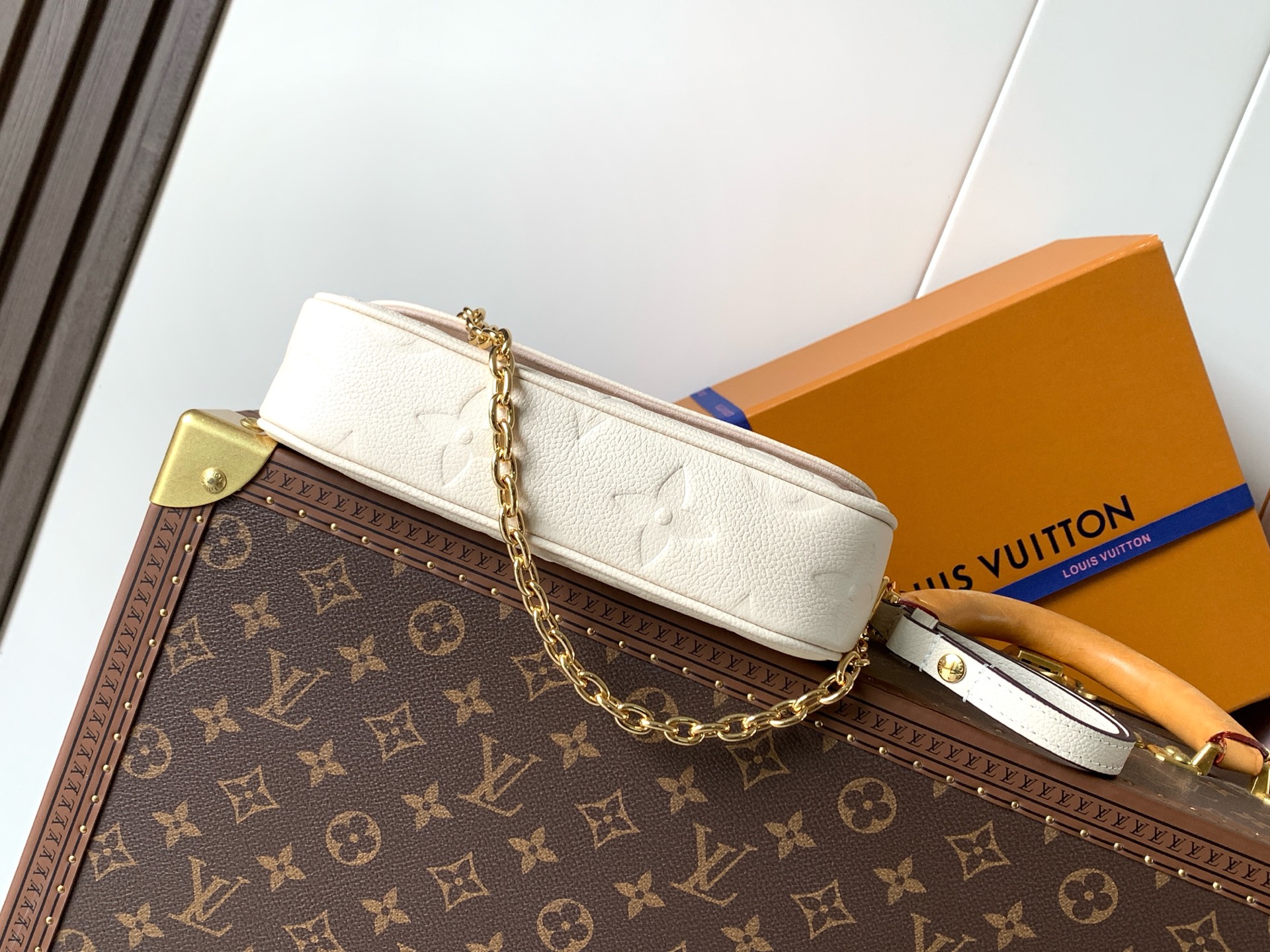 Louis Vuitton Wallet On Chain Ivy in Monogram Empreinte Leather - Image 4
