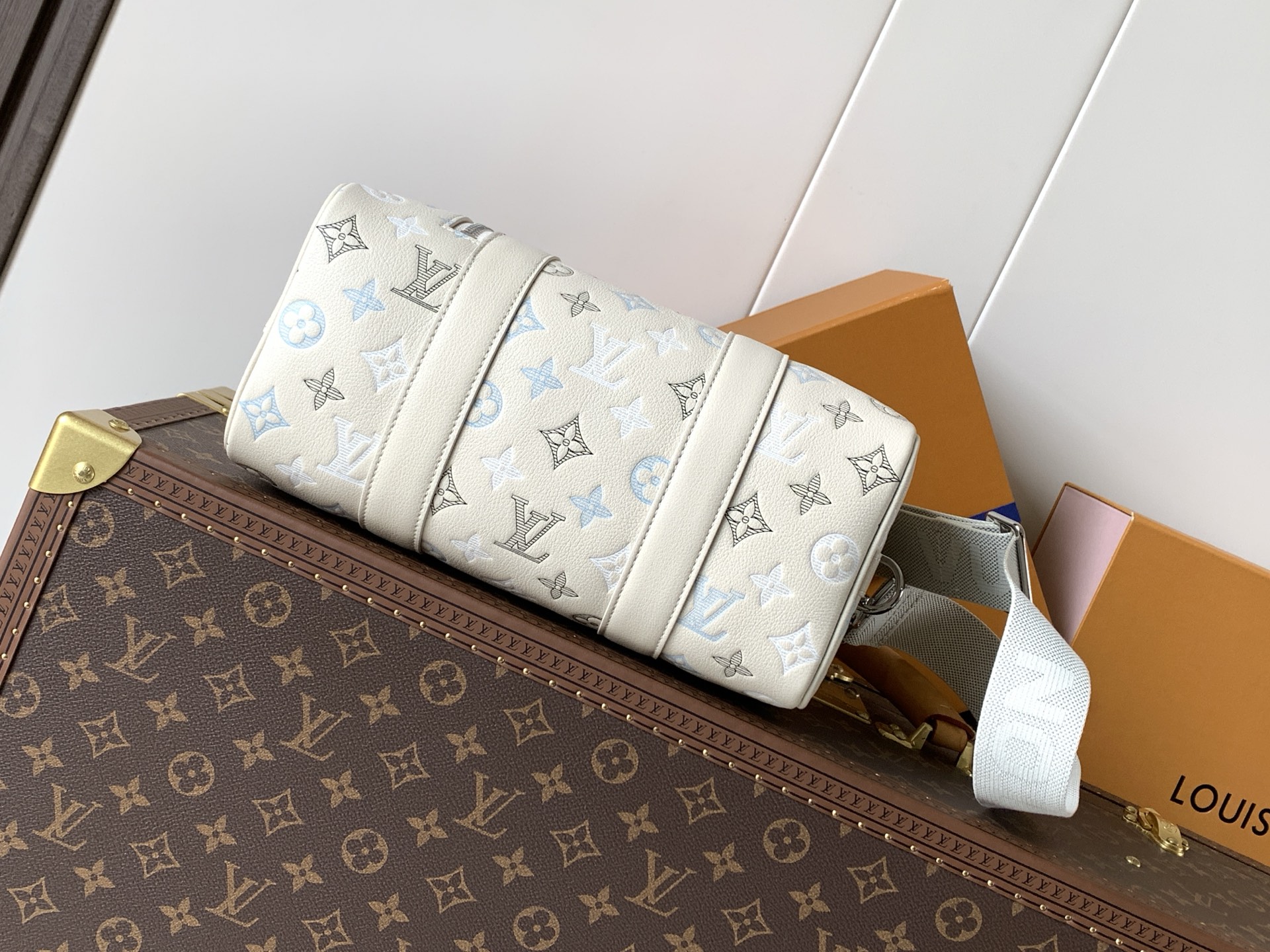 Louis Vuitton City Keepall M28617 Monogram Shadow Leather Crossbody Bag - Image 4