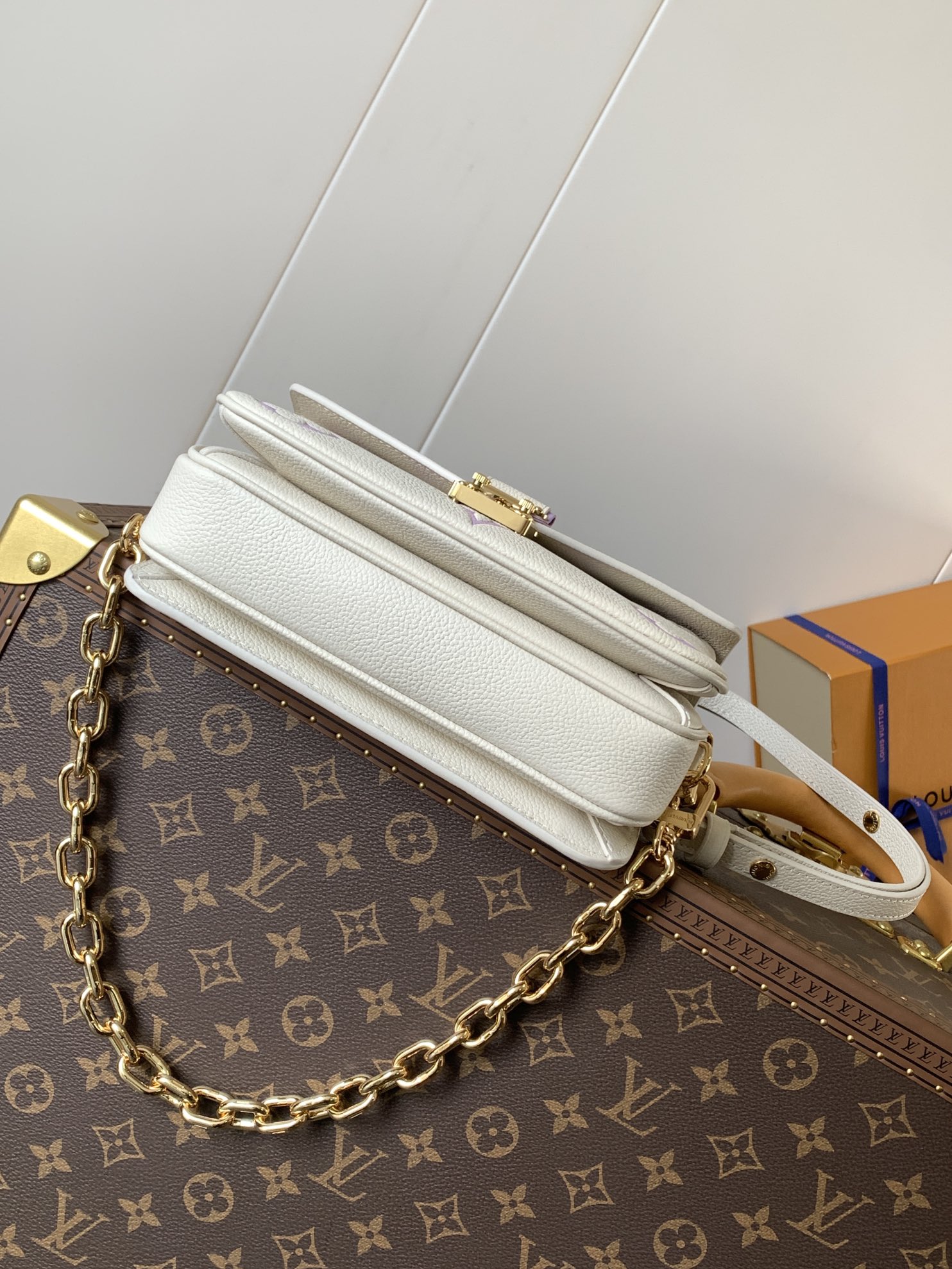 Louis Vuitton Pochette Métis East West Shoulder Bag - Image 4