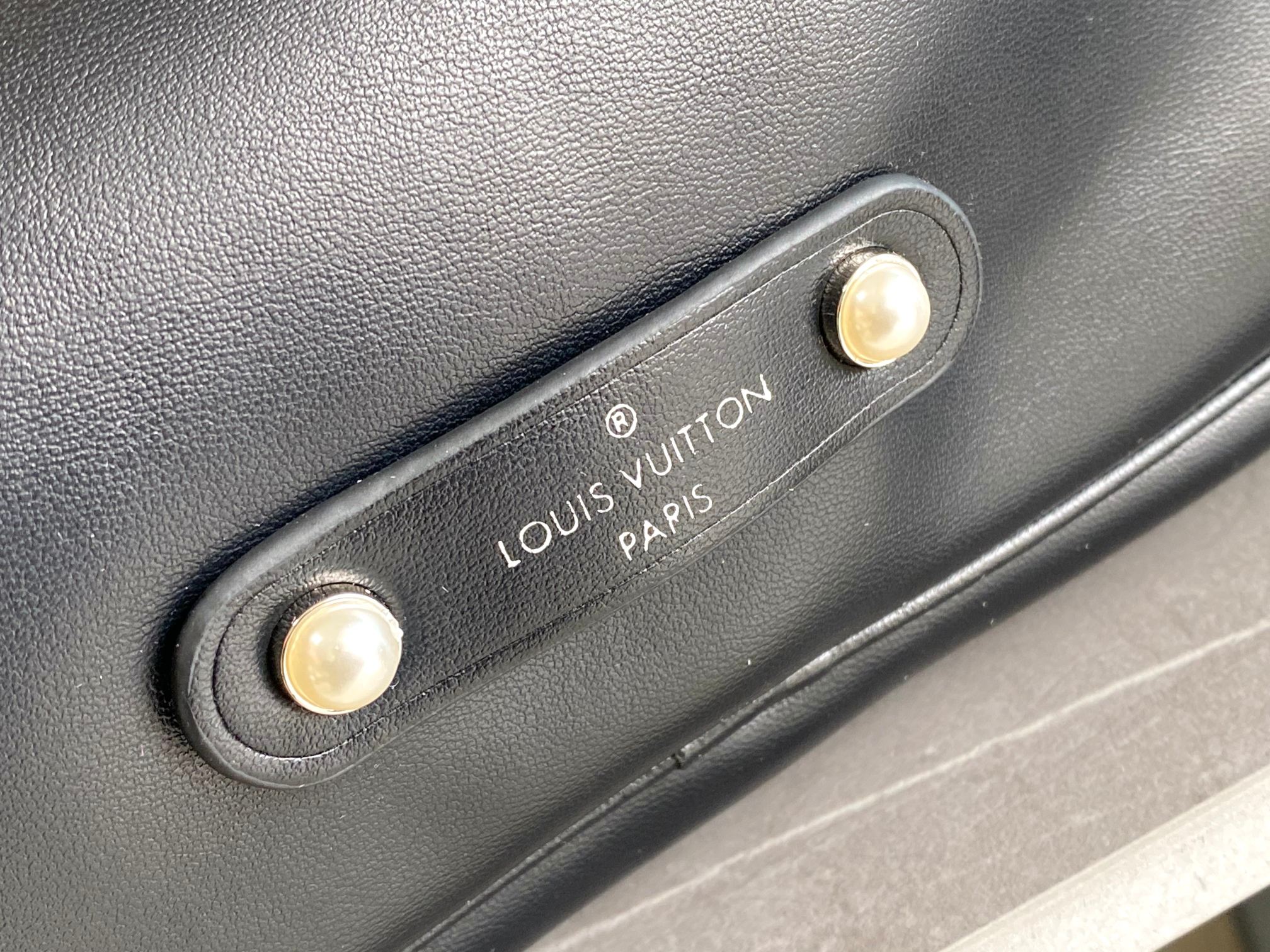 Louis Vuitton Keepall Bandoulière 50 Travel Bag - Image 4