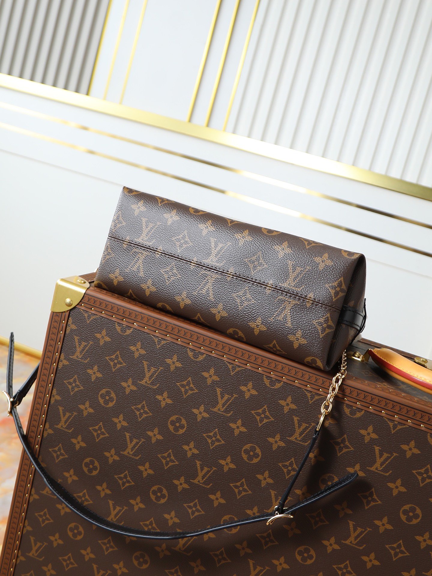 Louis Vuitton CarryAll BB Monogram Canvas Crossbody Bag - Image 4