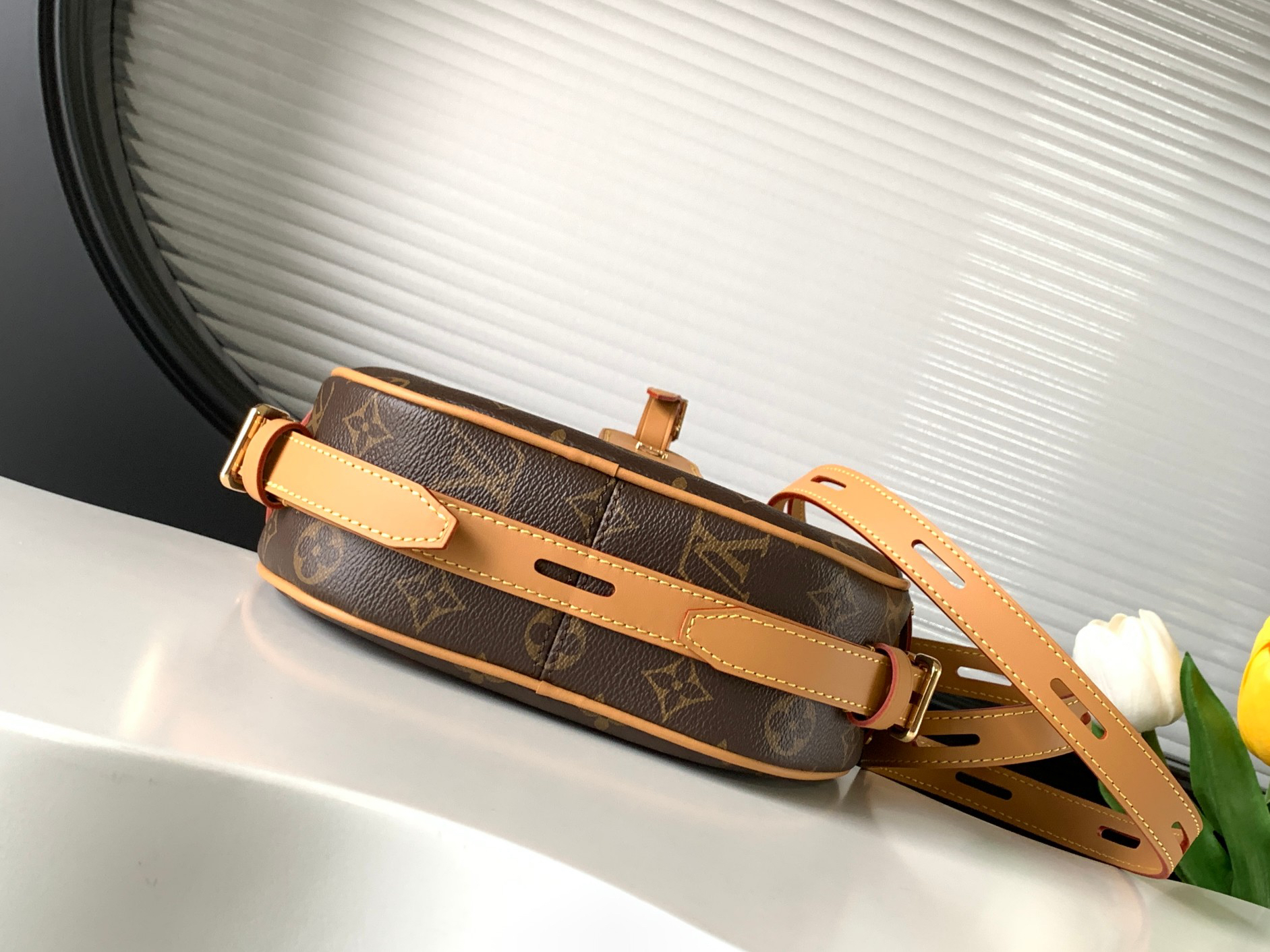 Louis Vuitton Boite Chapeau Souple Handbag - Image 4